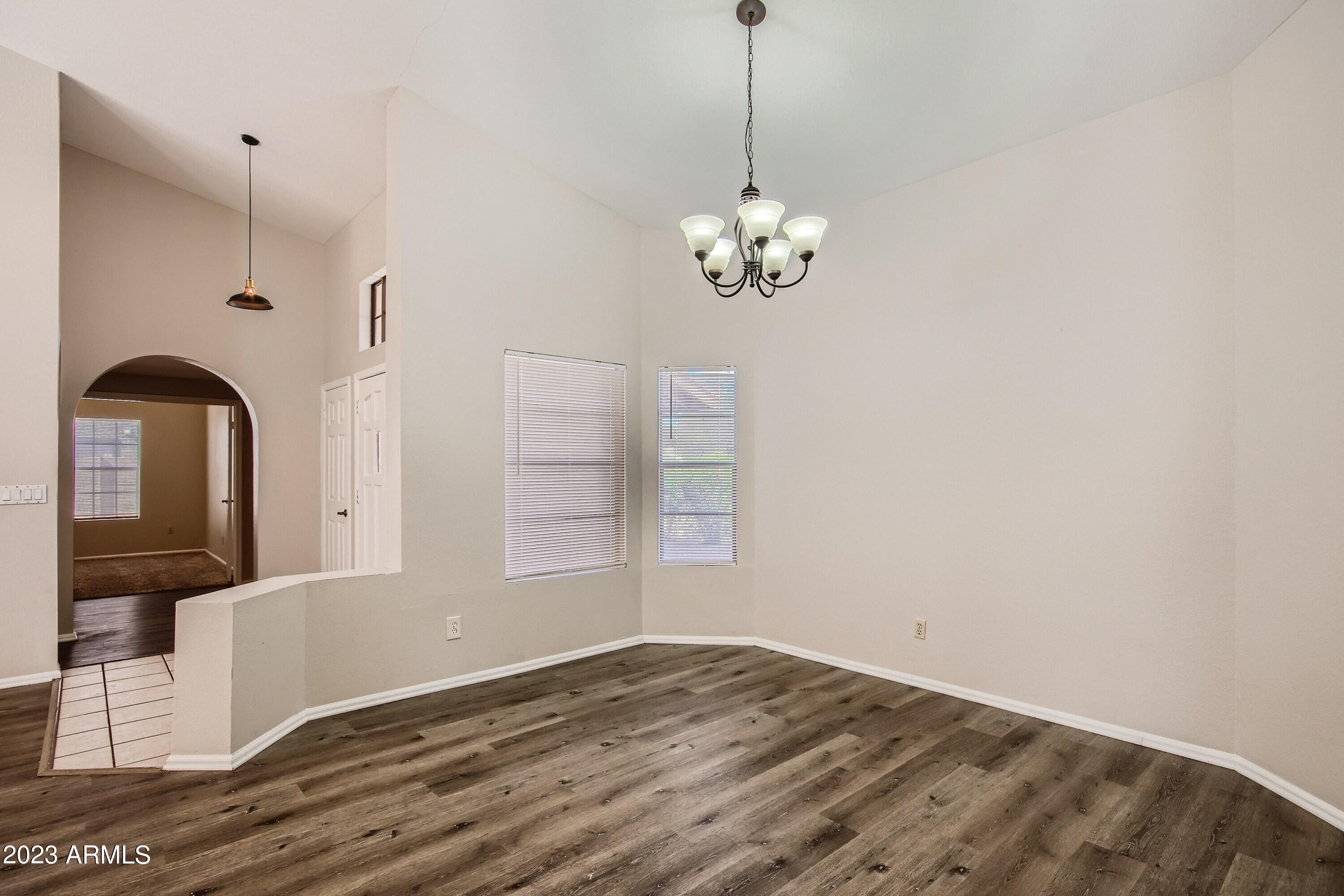 625 W MCNAIR Street
