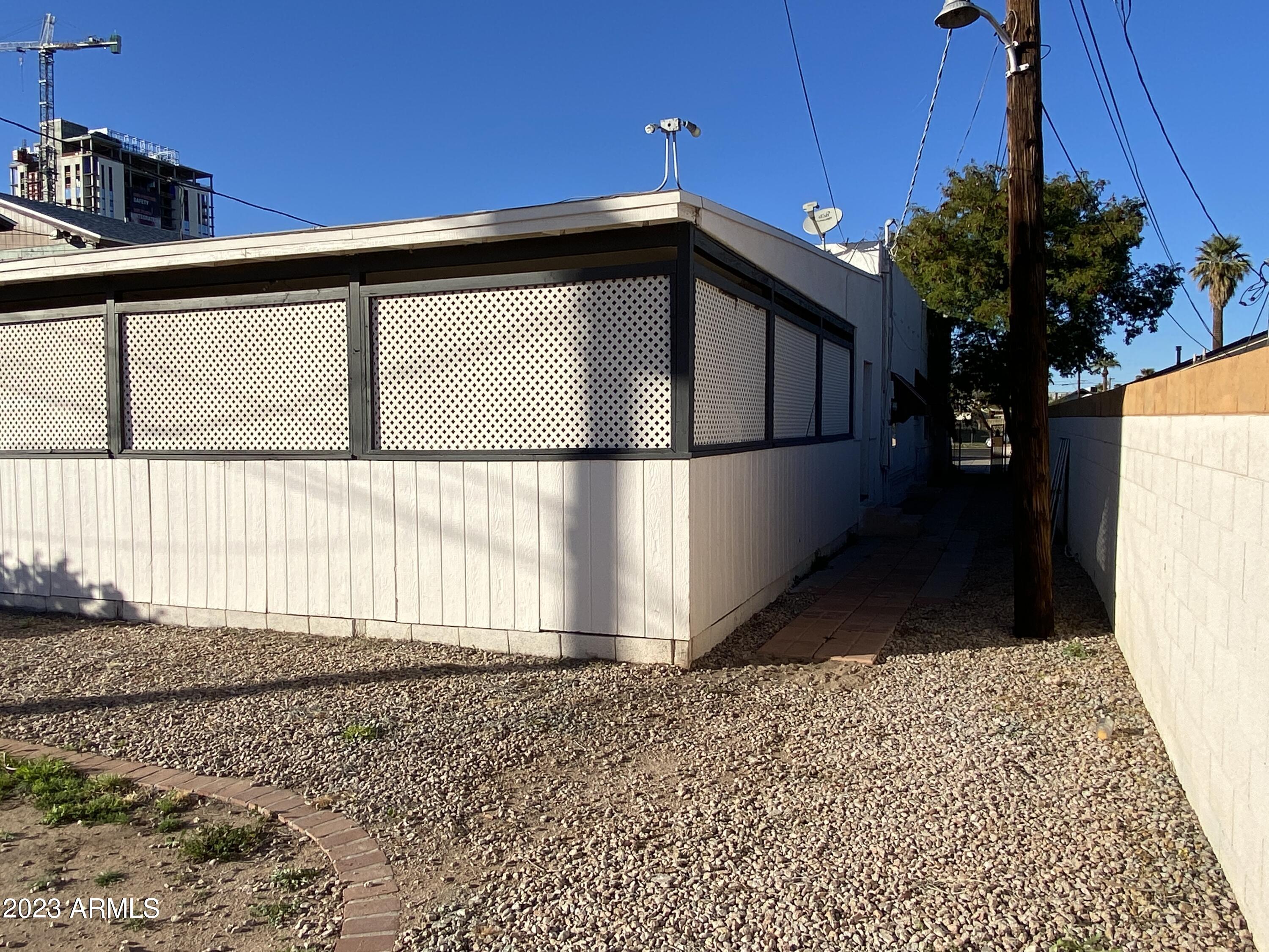 745 E PIERCE Street