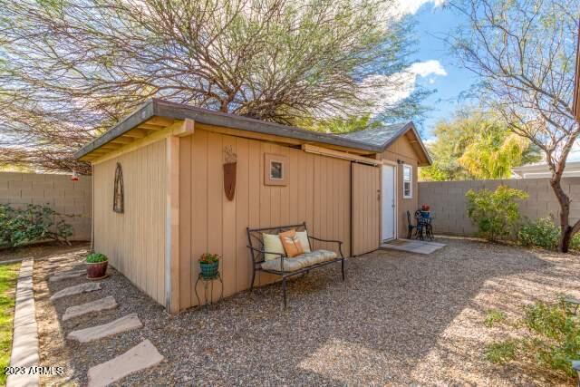 2707 E MICHELLE Drive