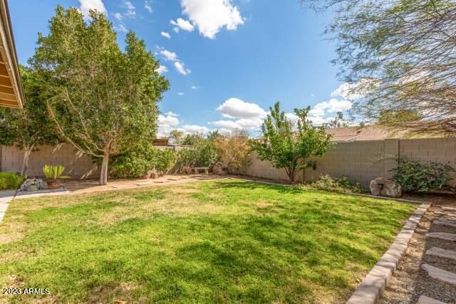 2707 E MICHELLE Drive