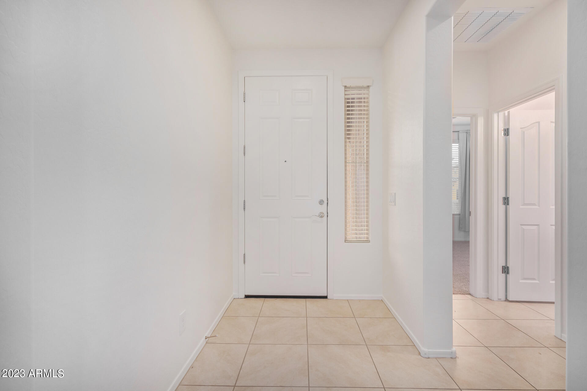 1098 E IBIS Street