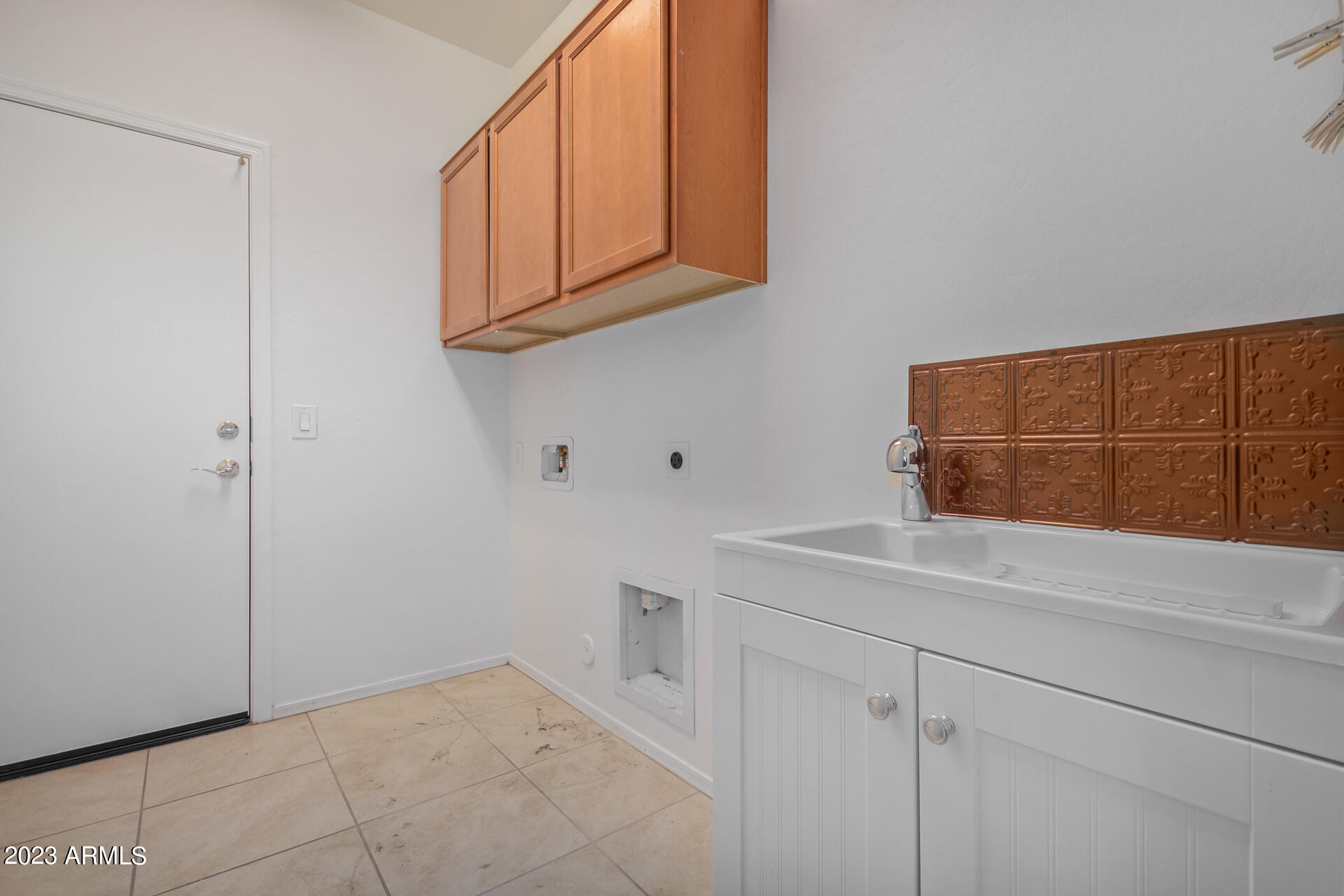 1098 E IBIS Street