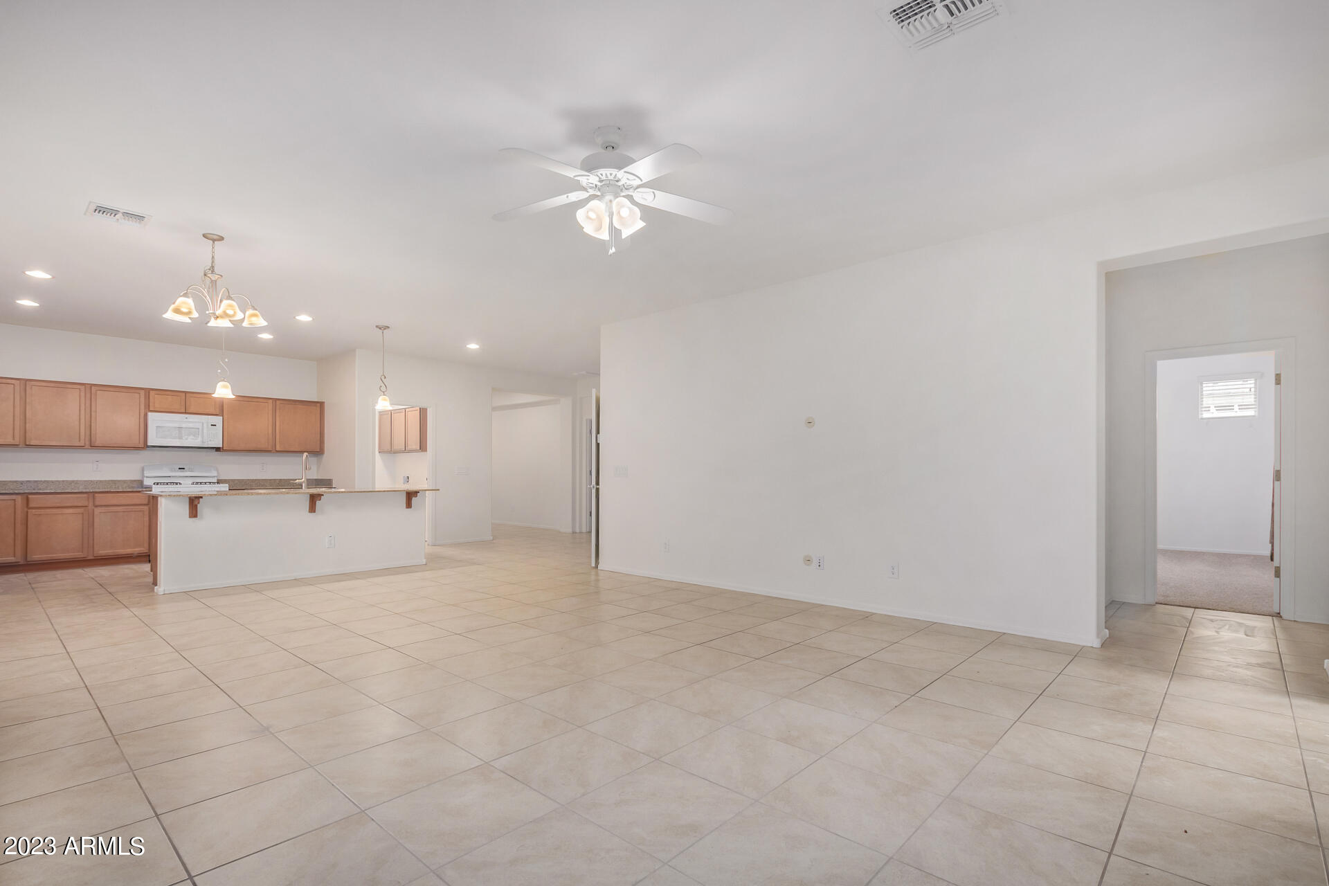 1098 E IBIS Street