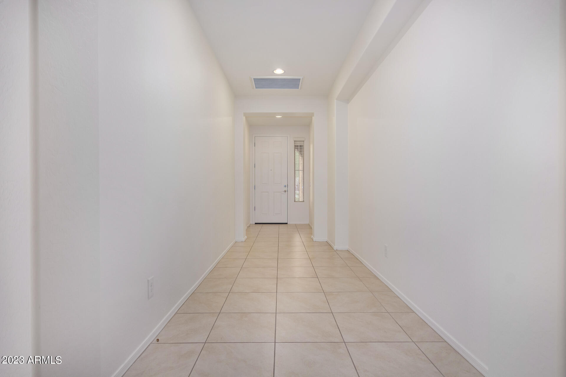 1098 E IBIS Street