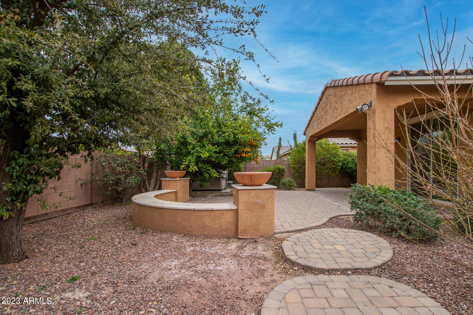 1098 E IBIS Street