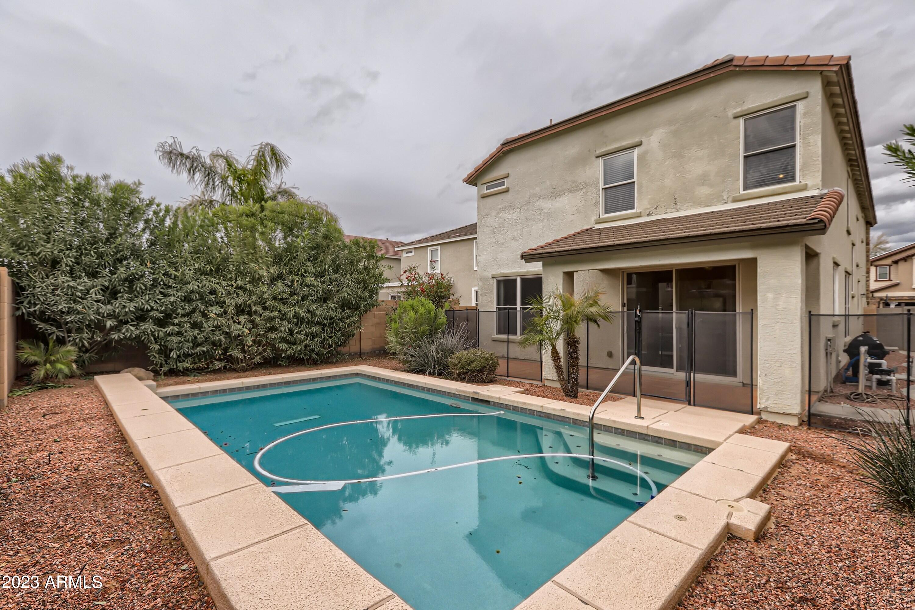 18161 W ELM Street