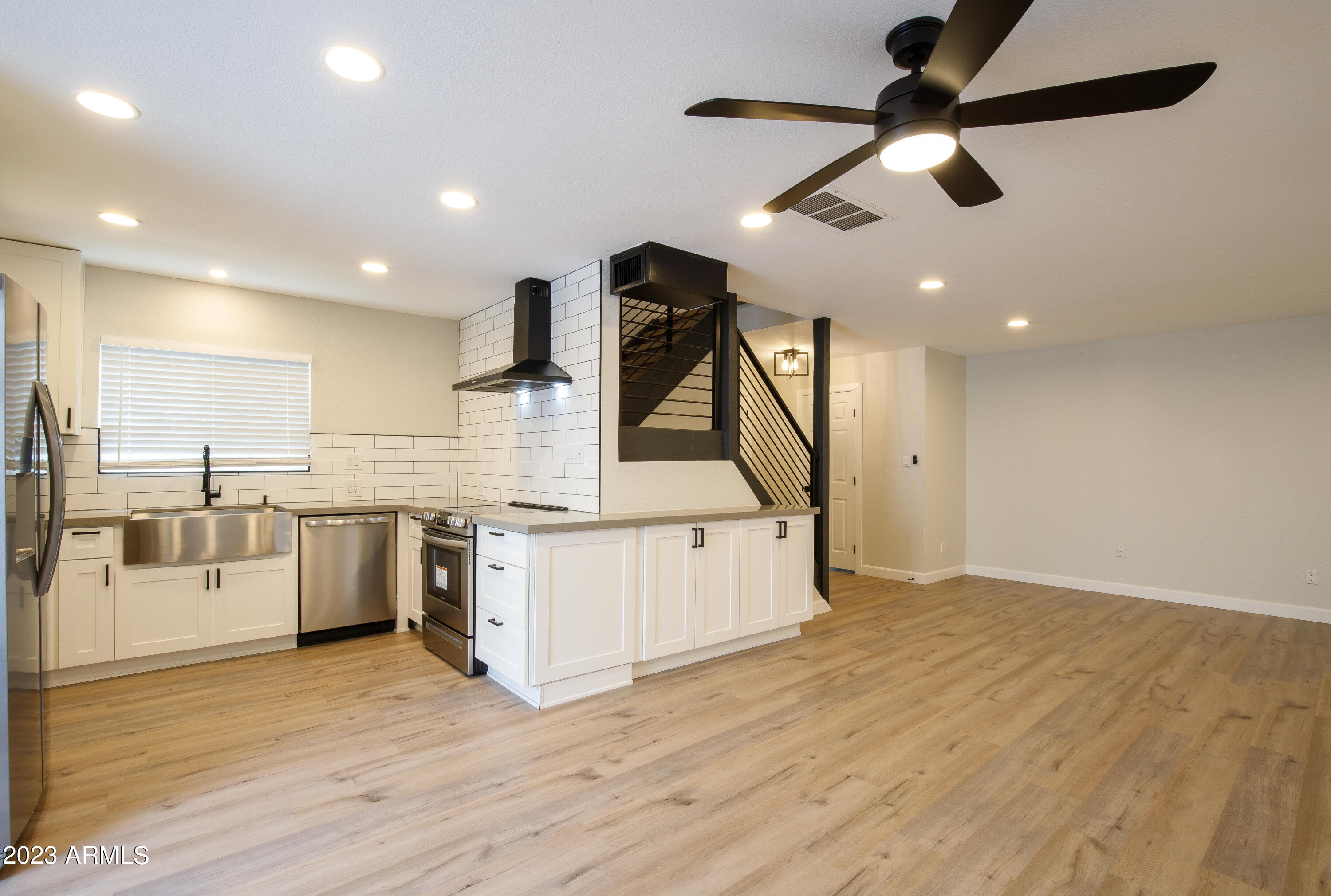8578 E INDIAN SCHOOL Road Unit: E