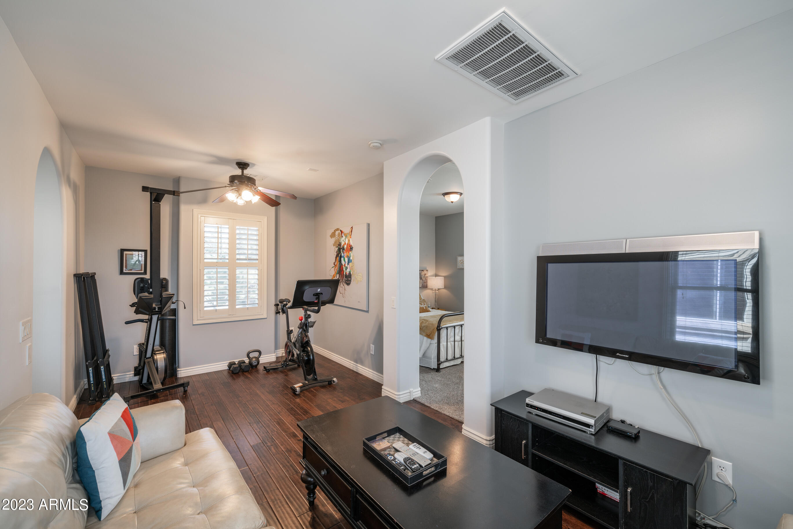 2019 E HACKBERRY Place