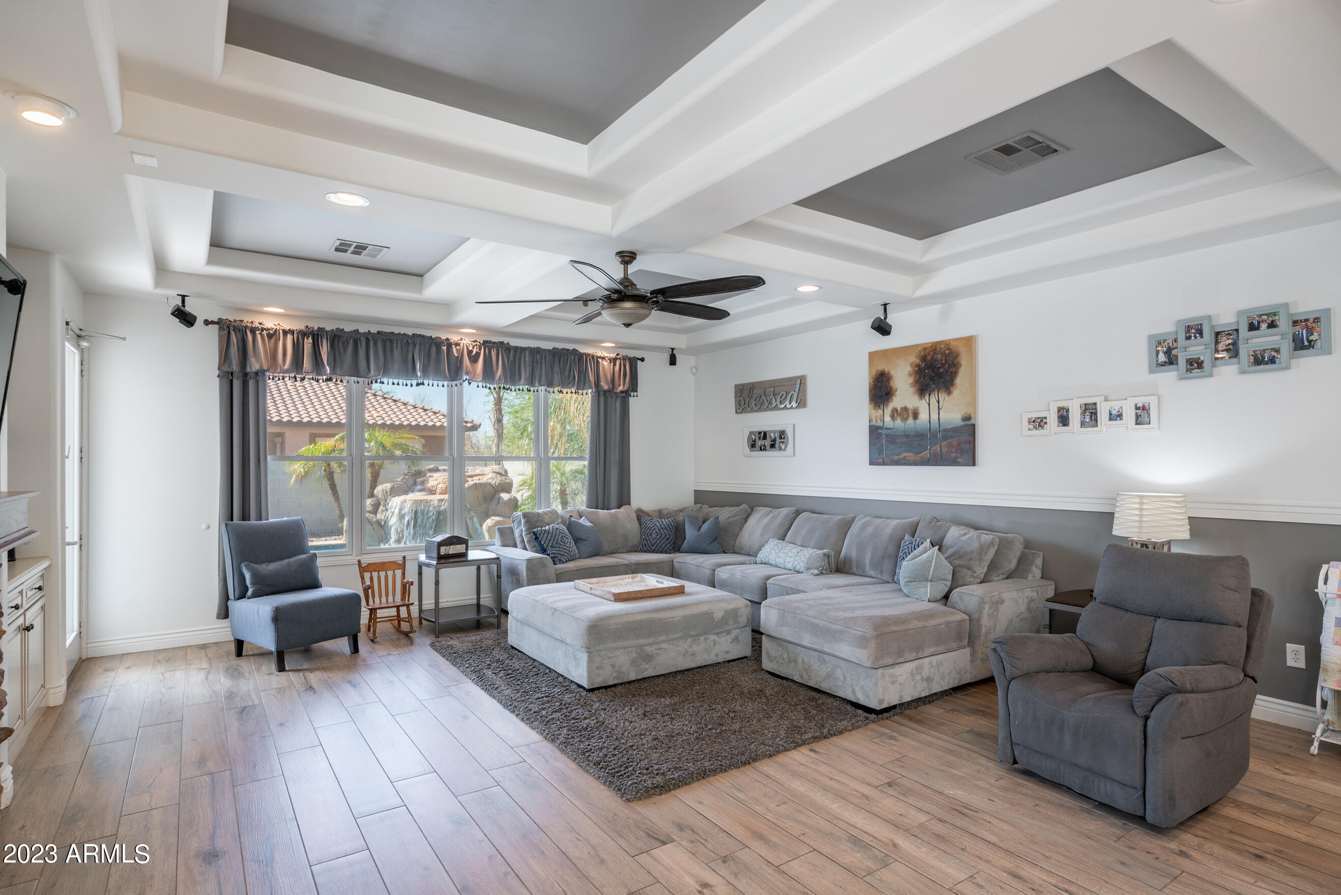 2019 E HACKBERRY Place
