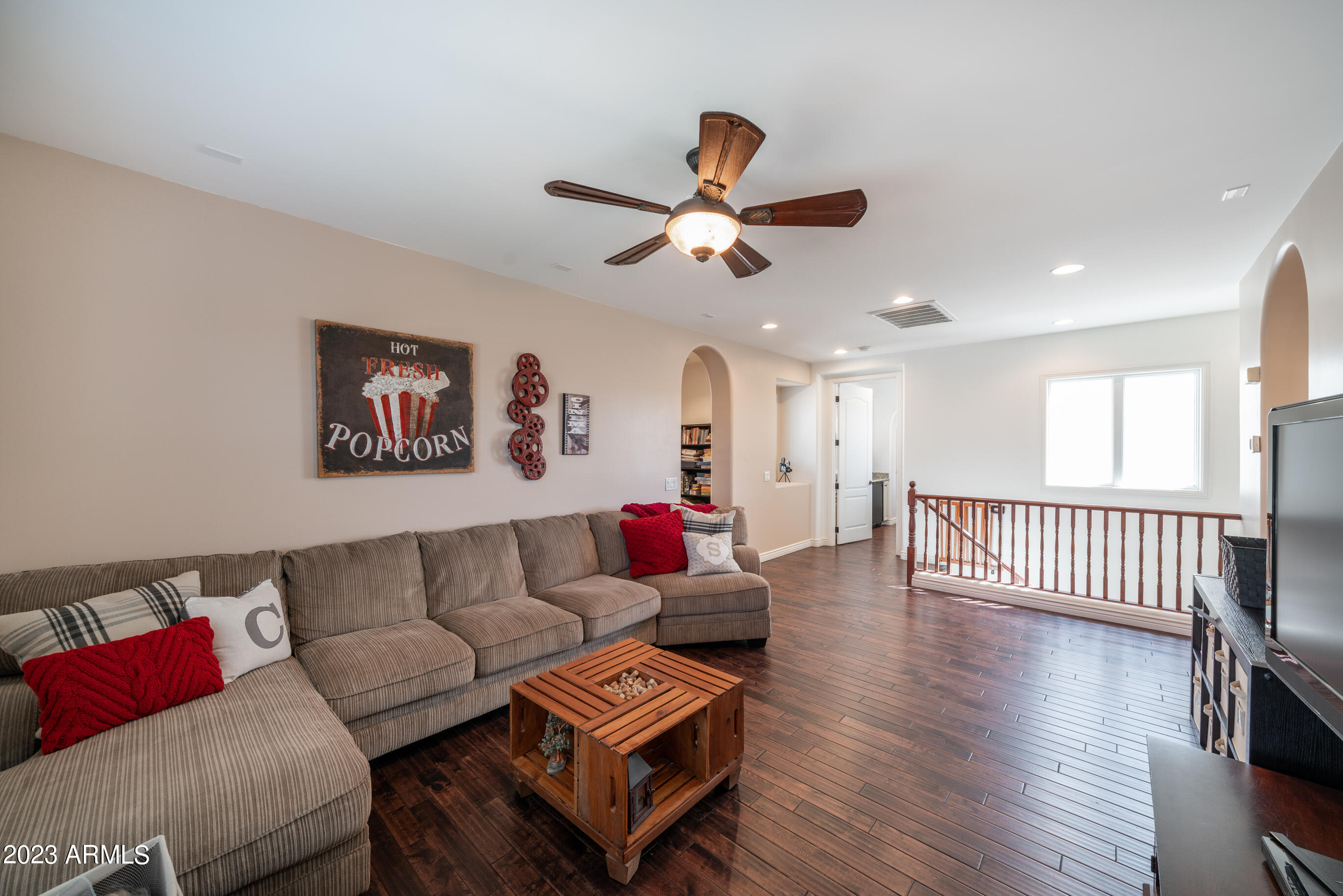 2019 E HACKBERRY Place