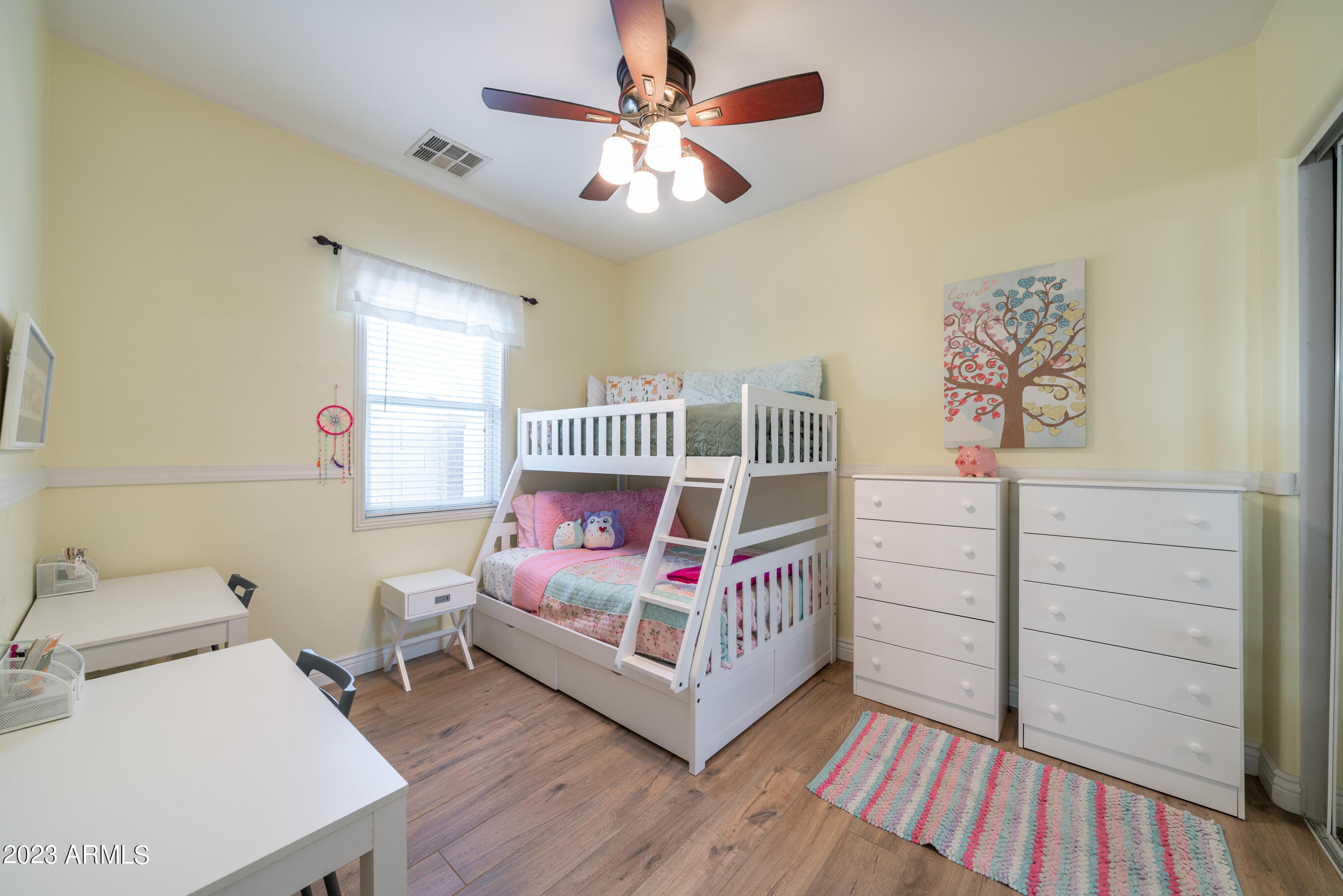 2019 E HACKBERRY Place
