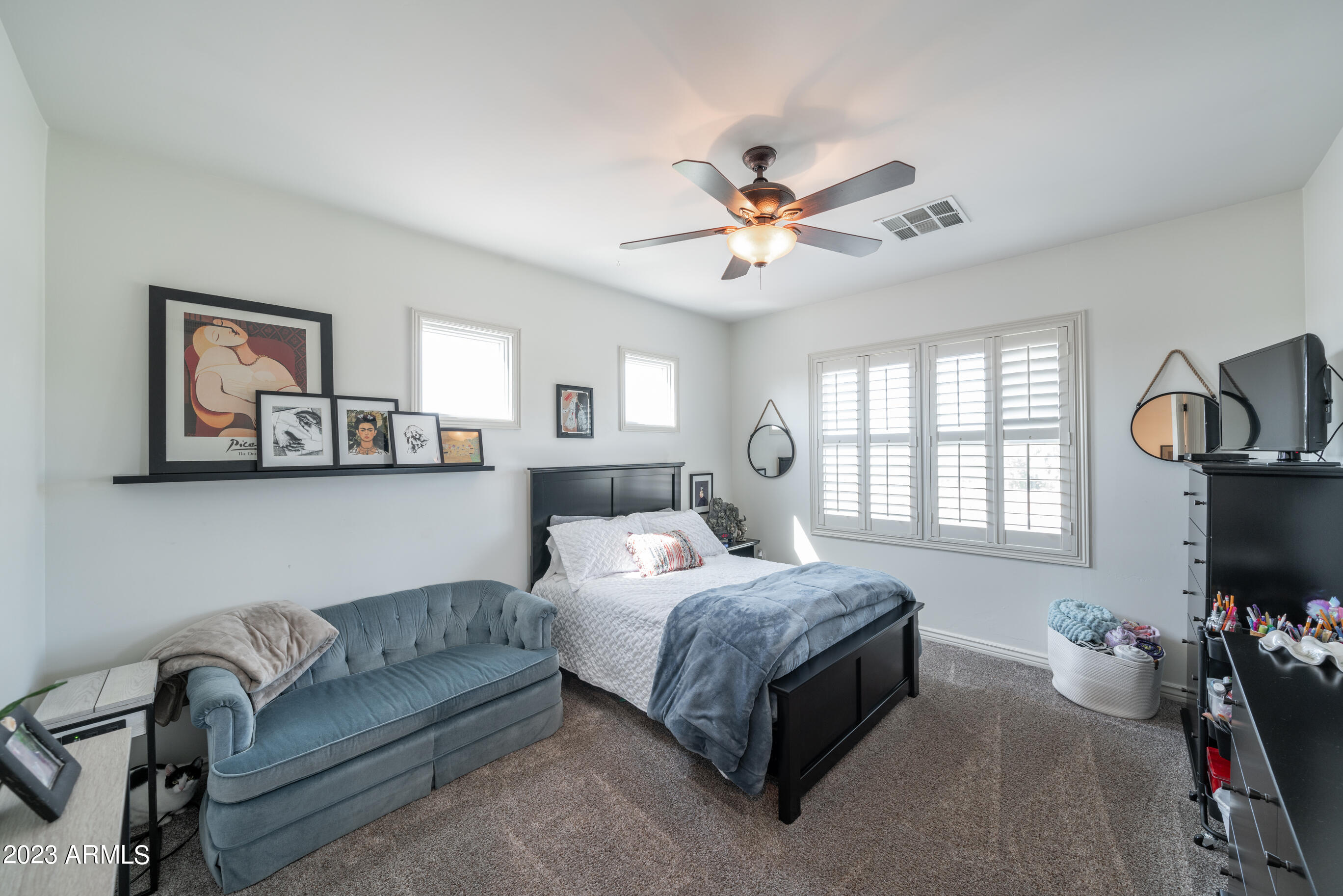 2019 E HACKBERRY Place