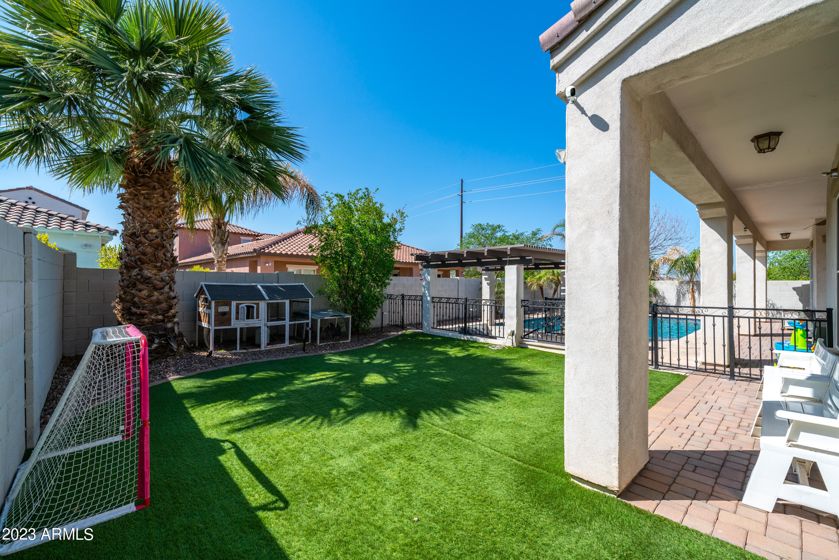 2019 E HACKBERRY Place