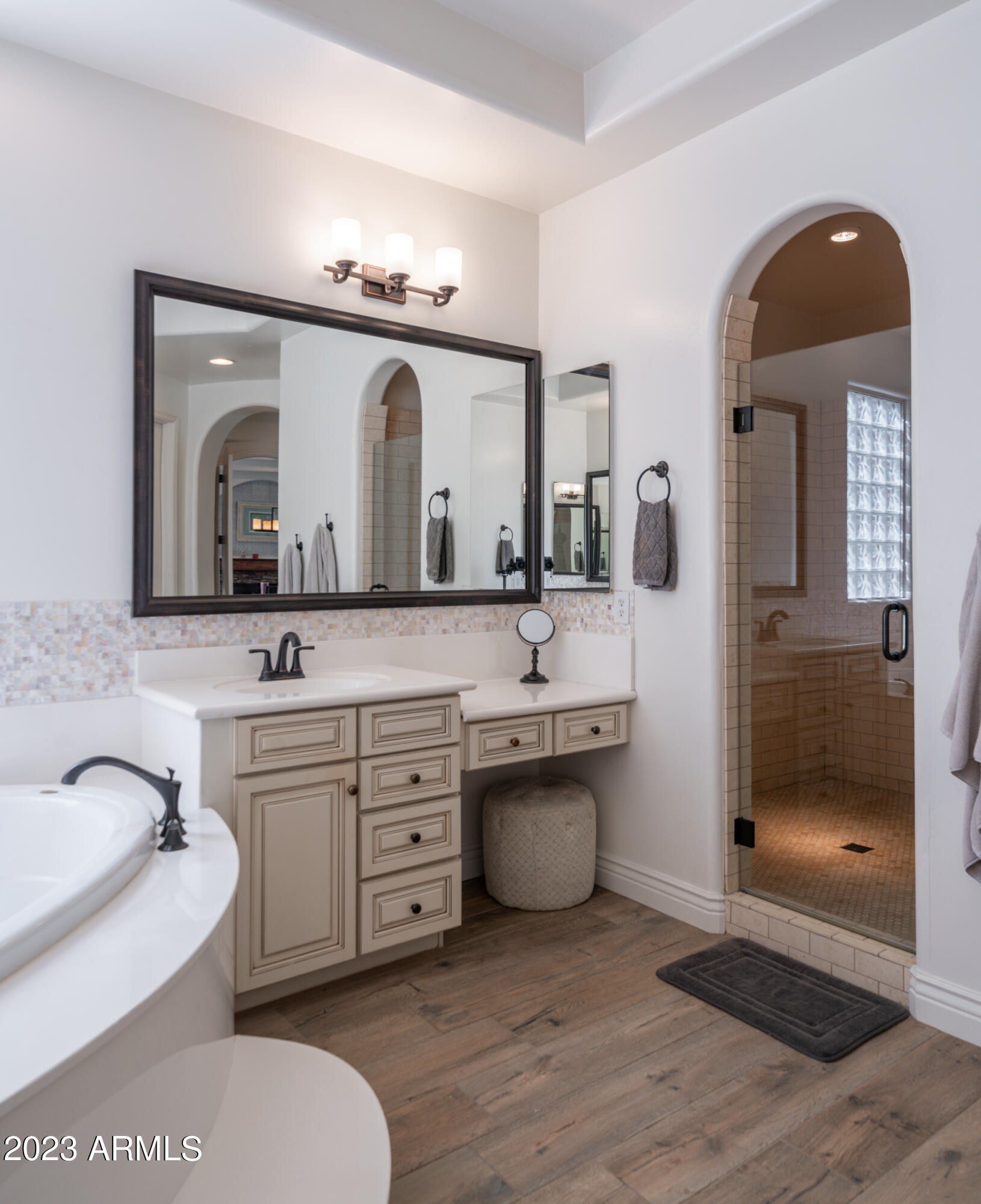 2019 E HACKBERRY Place