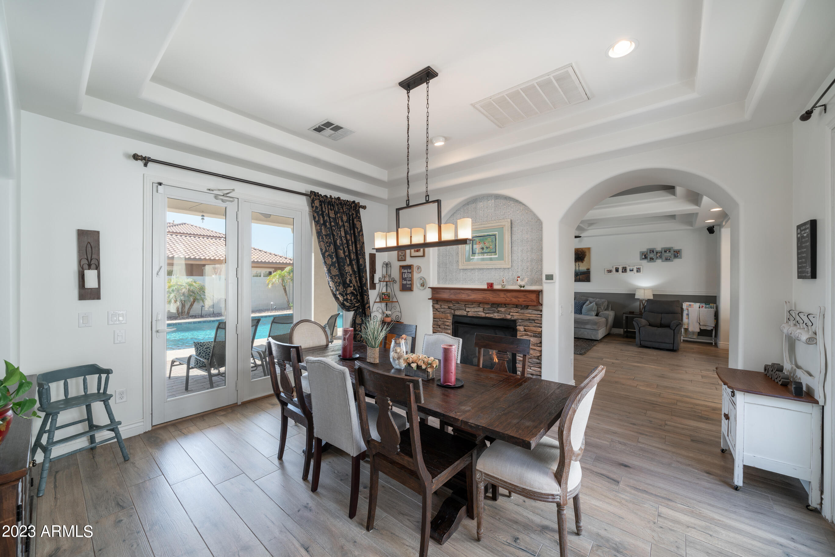 2019 E HACKBERRY Place