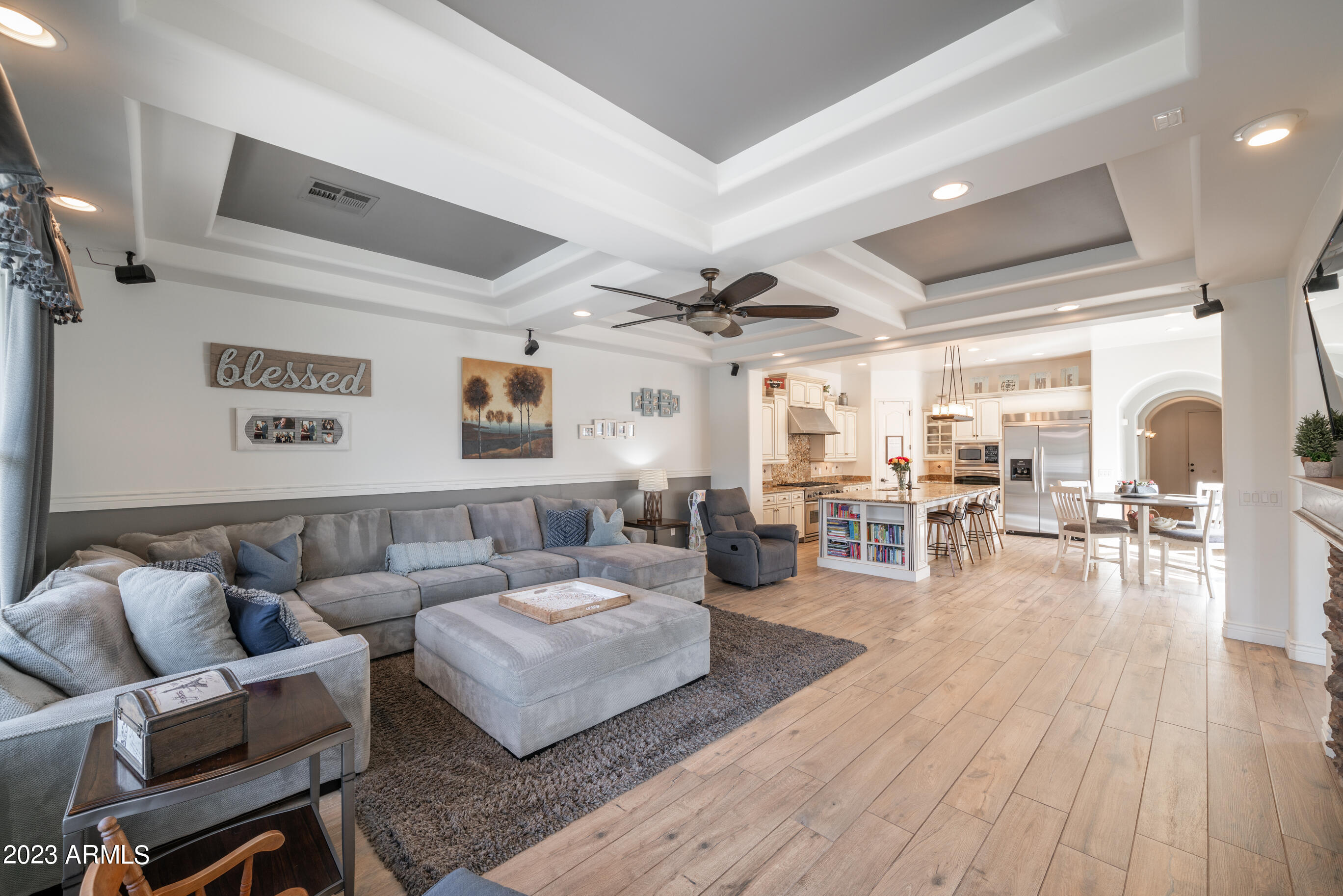 2019 E HACKBERRY Place