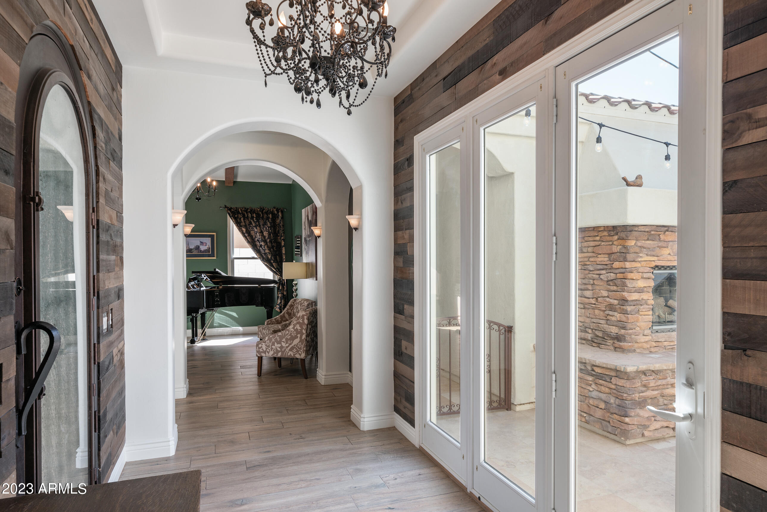 2019 E HACKBERRY Place