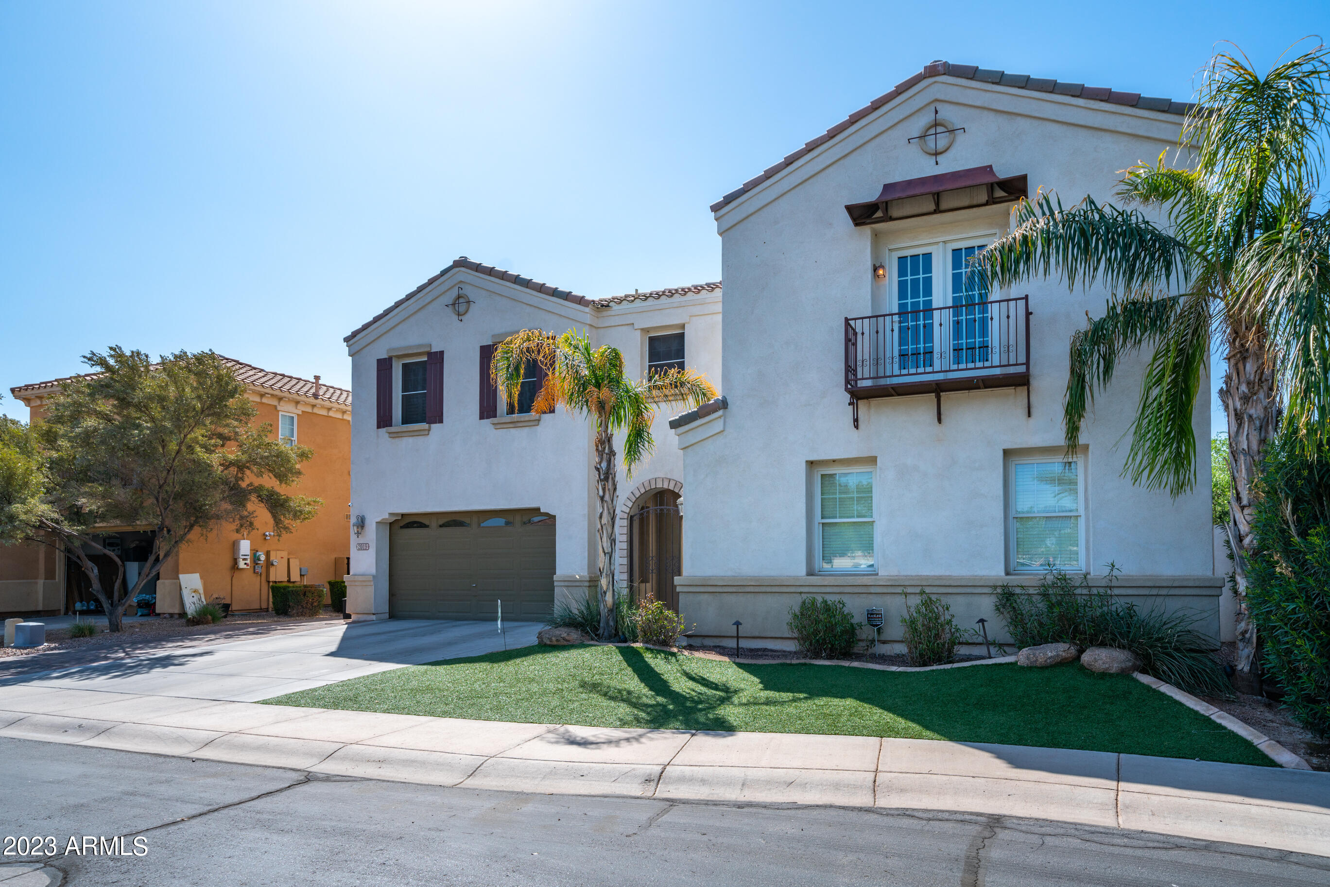 2019 E HACKBERRY Place