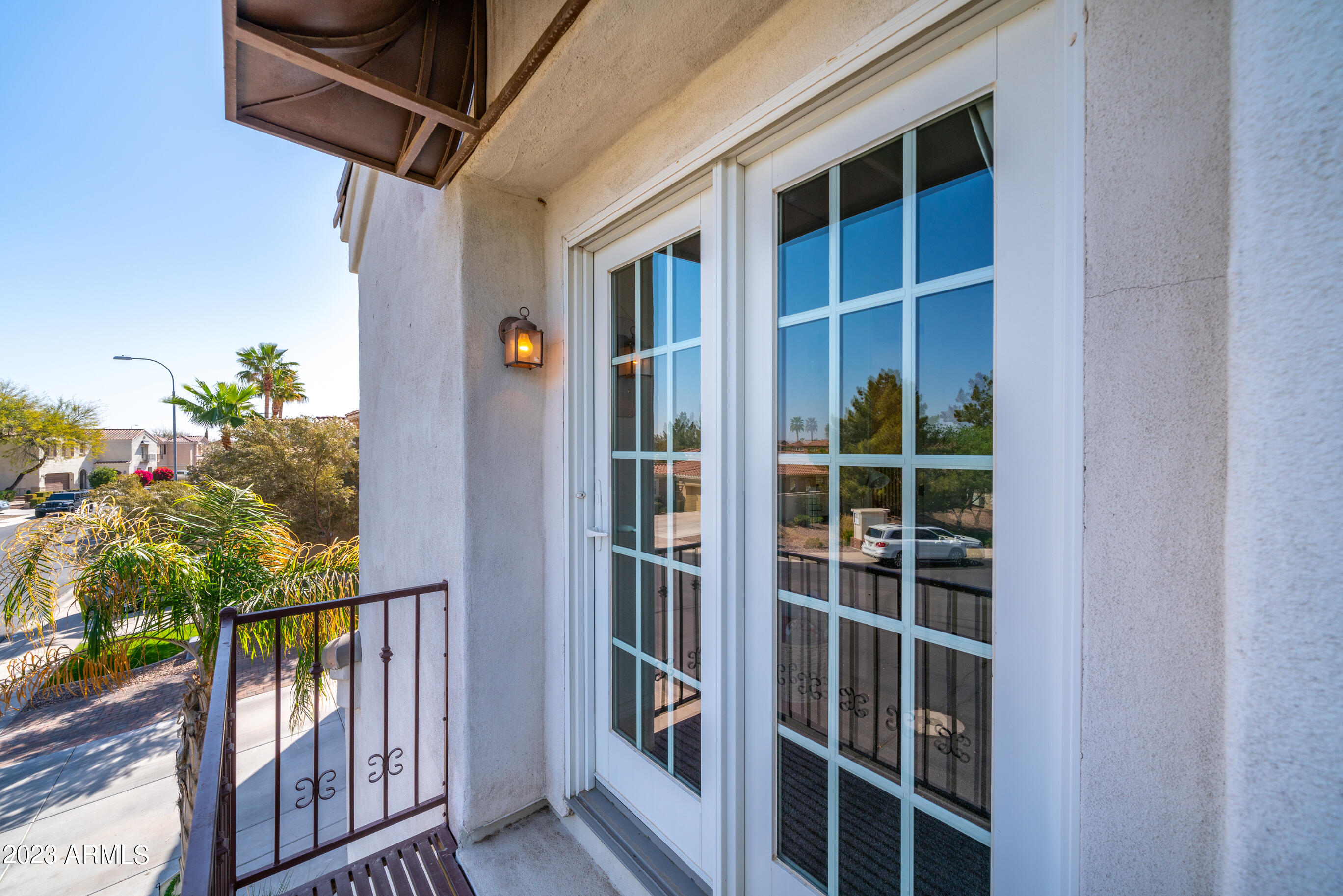 2019 E HACKBERRY Place