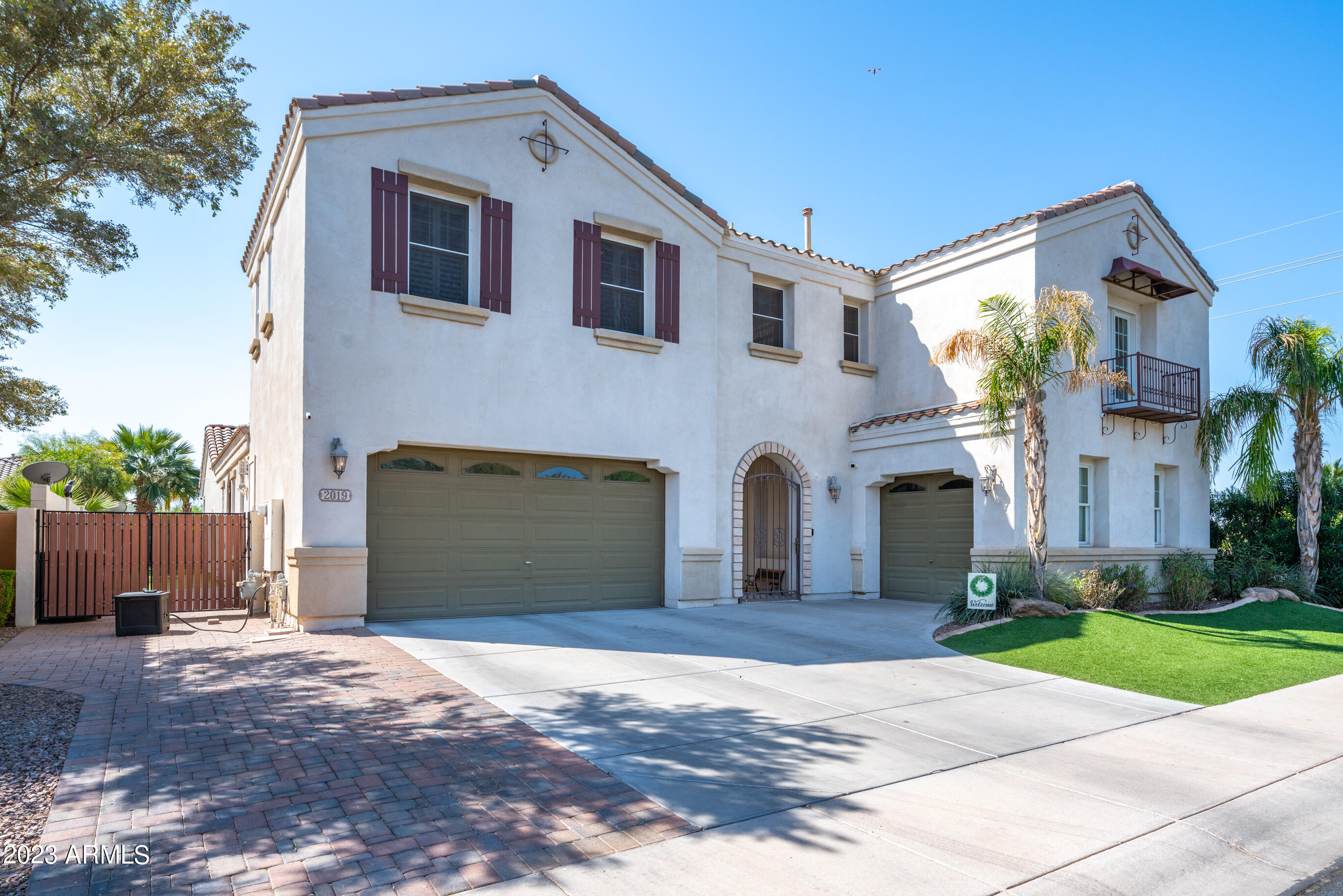 2019 E HACKBERRY Place