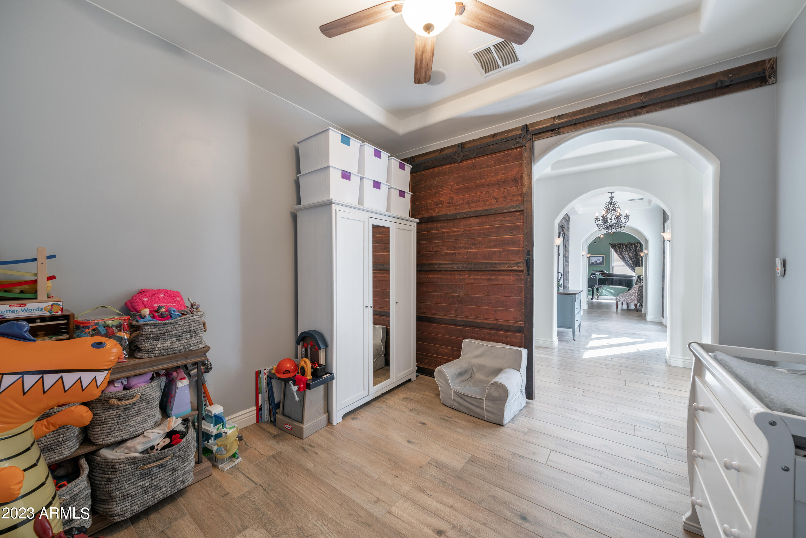 2019 E HACKBERRY Place