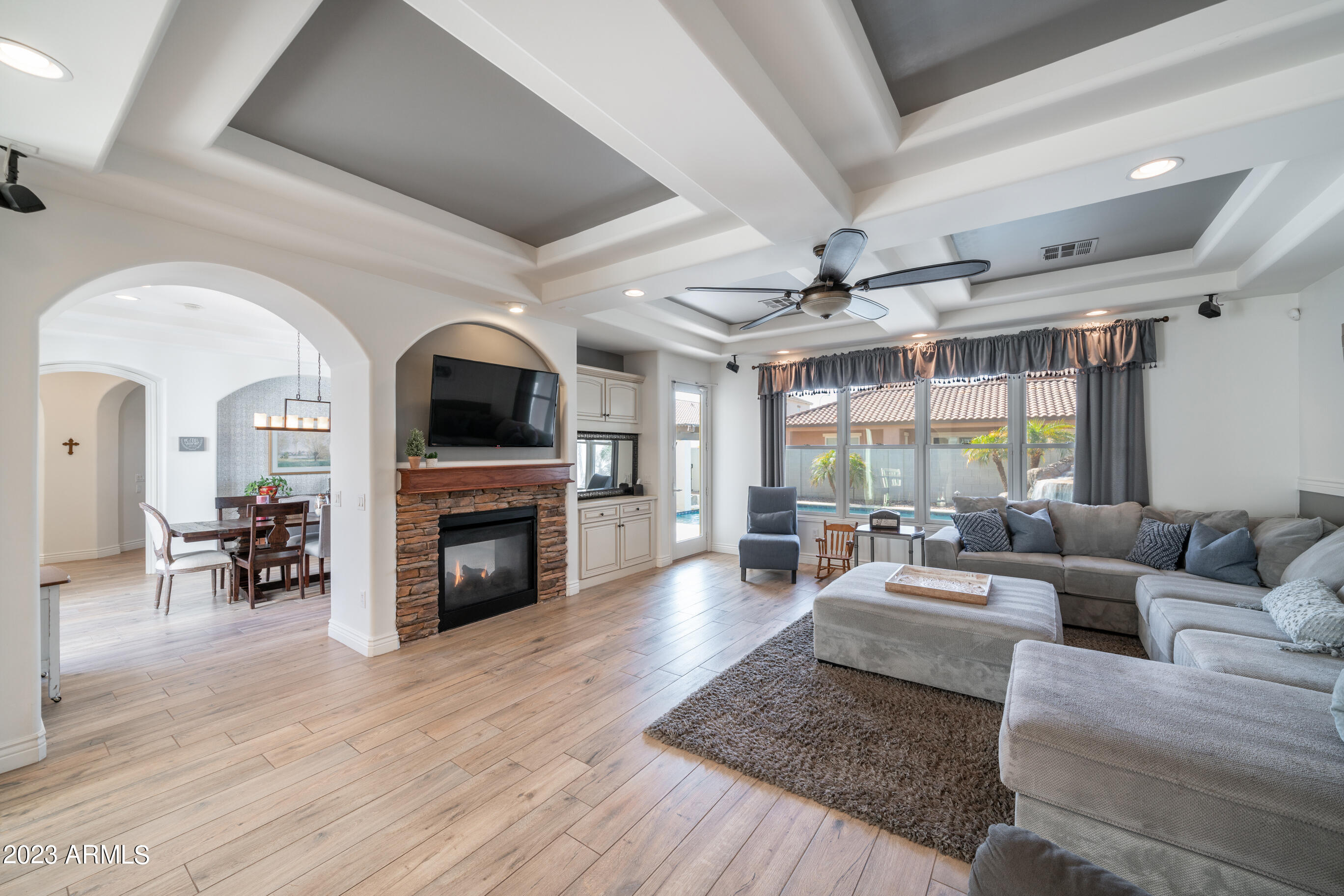 2019 E HACKBERRY Place