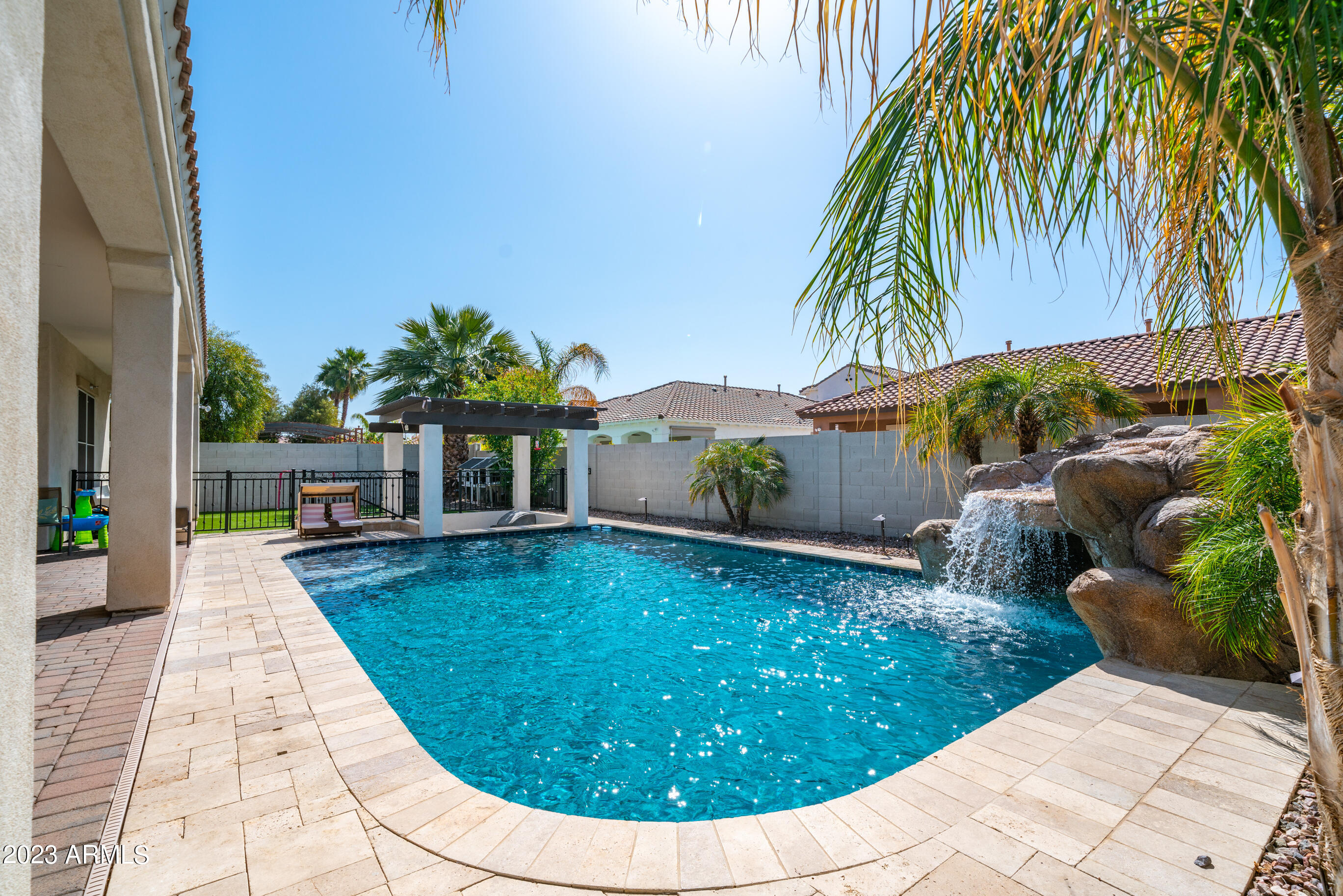 2019 E HACKBERRY Place