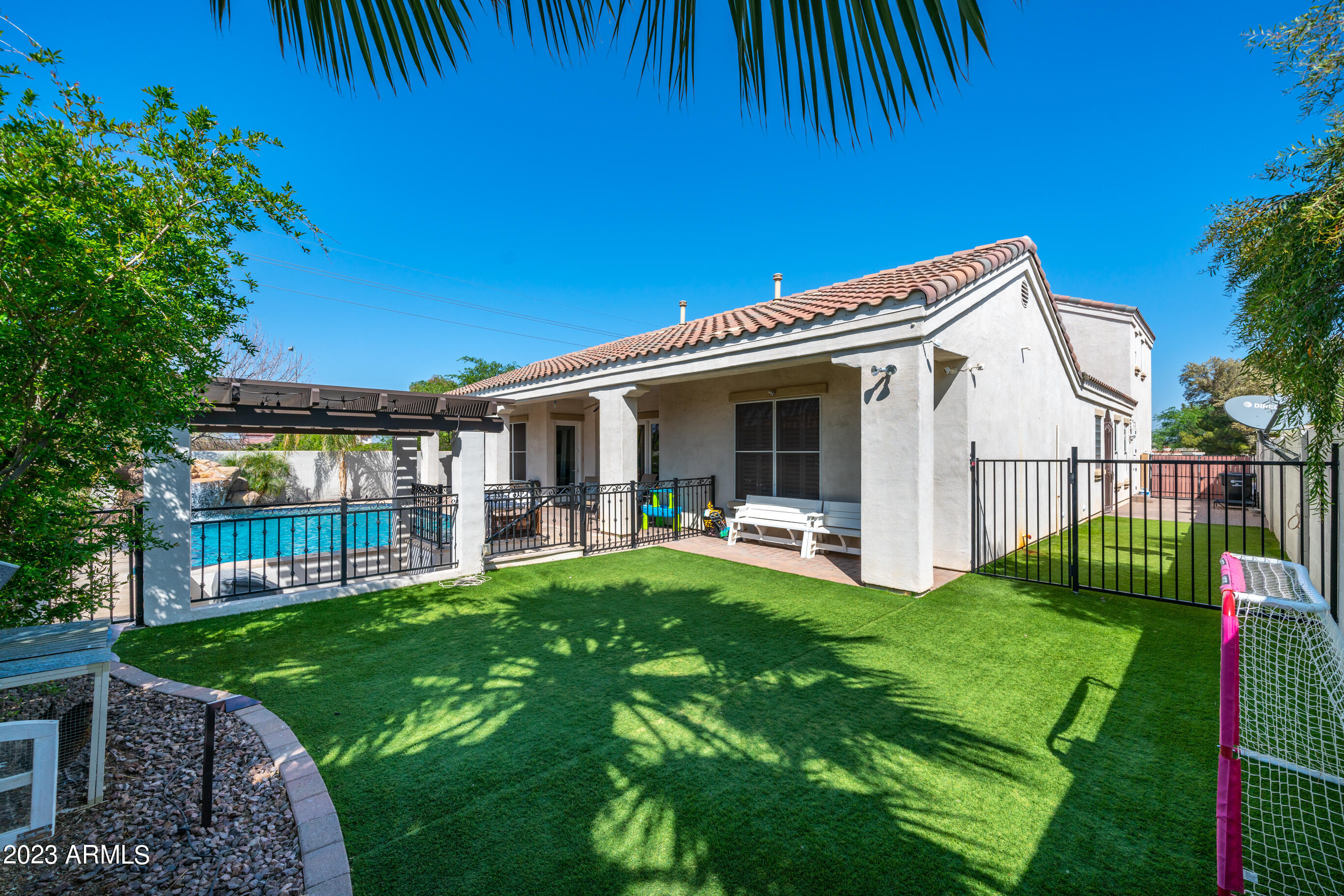 2019 E HACKBERRY Place
