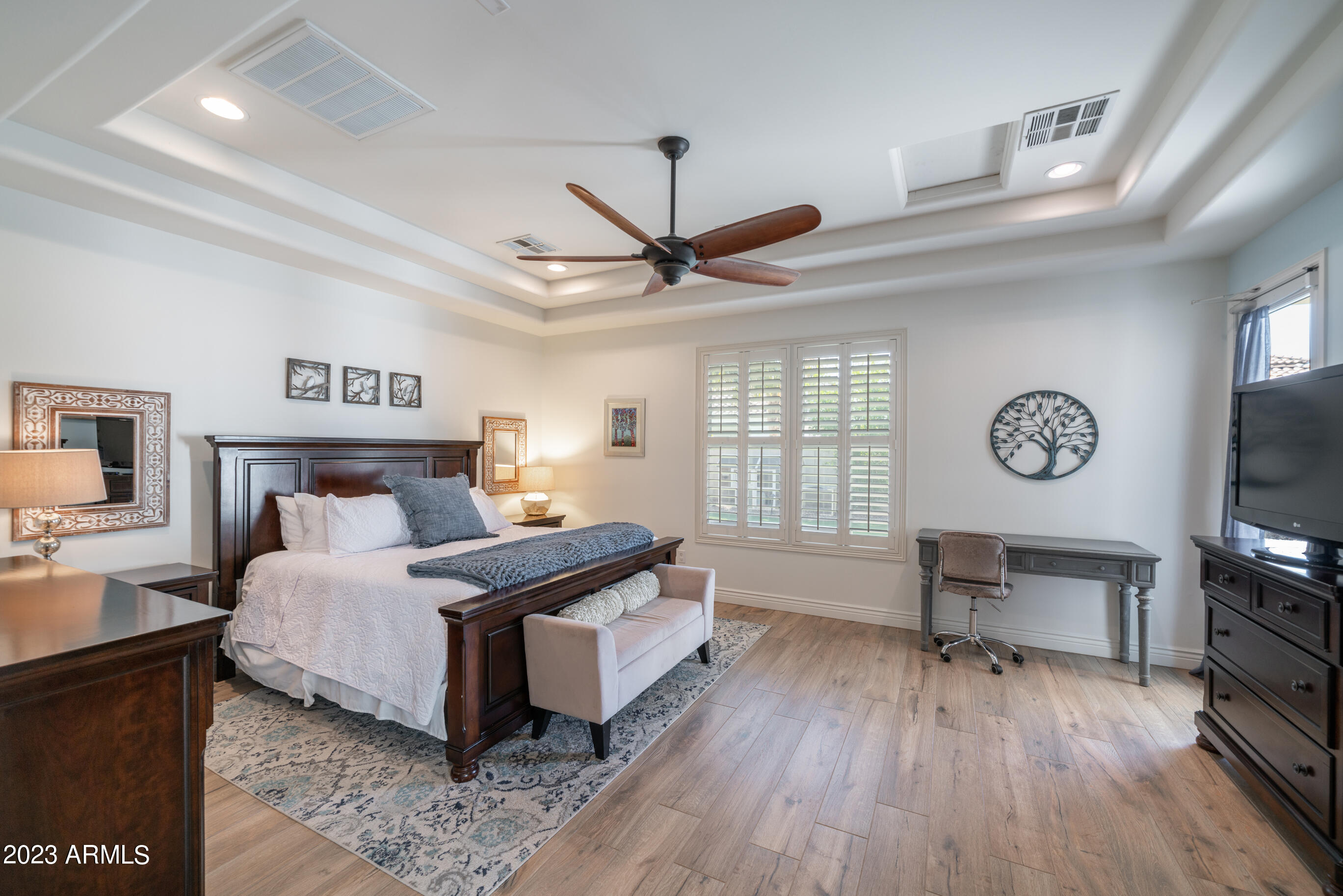 2019 E HACKBERRY Place