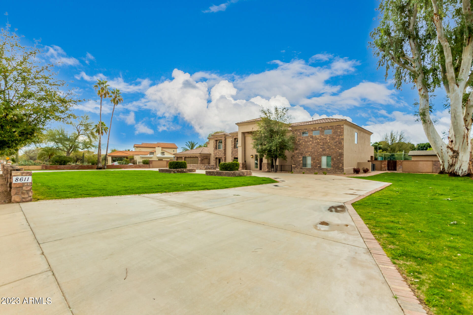 8611 E CHOLLA Street