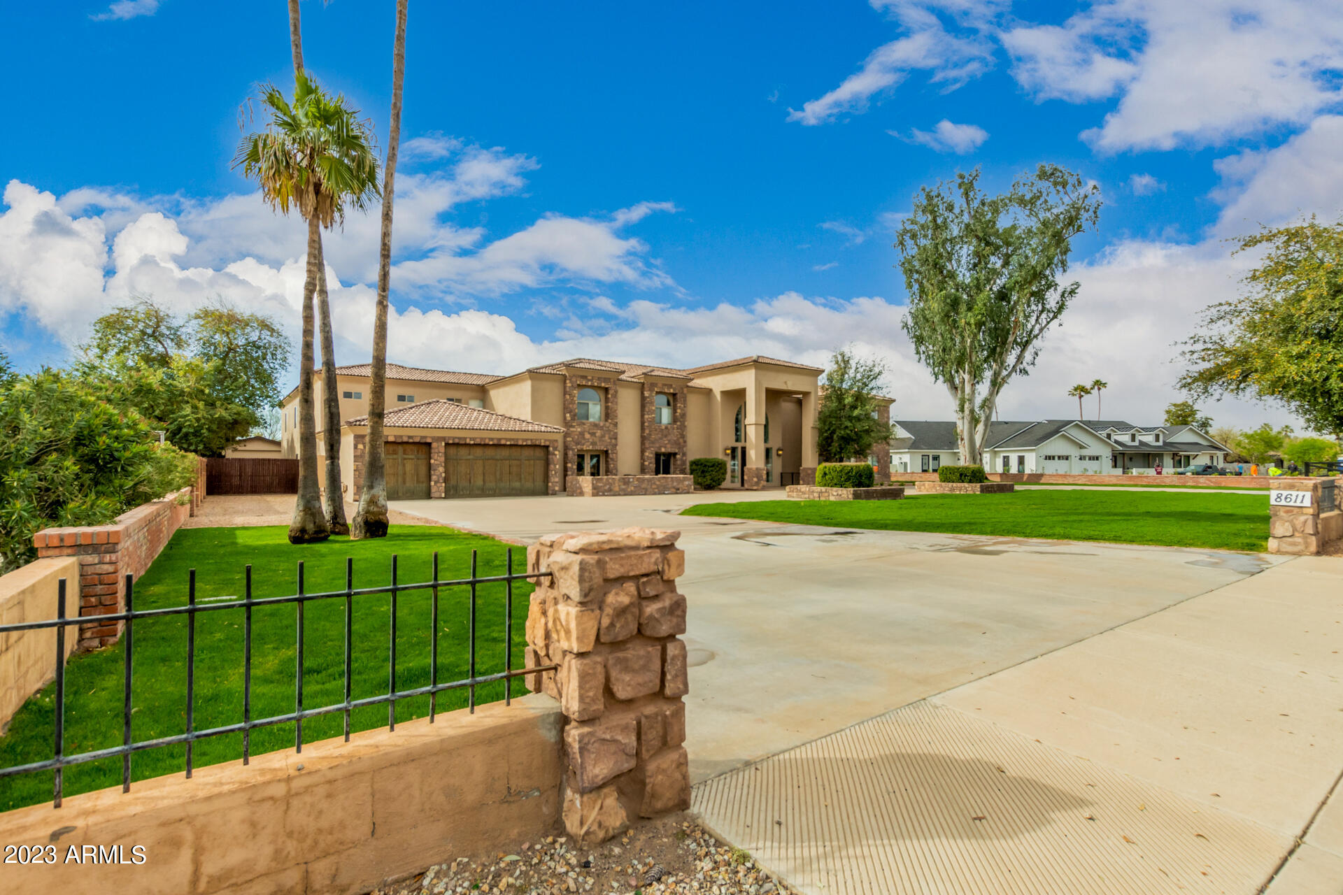 8611 E CHOLLA Street