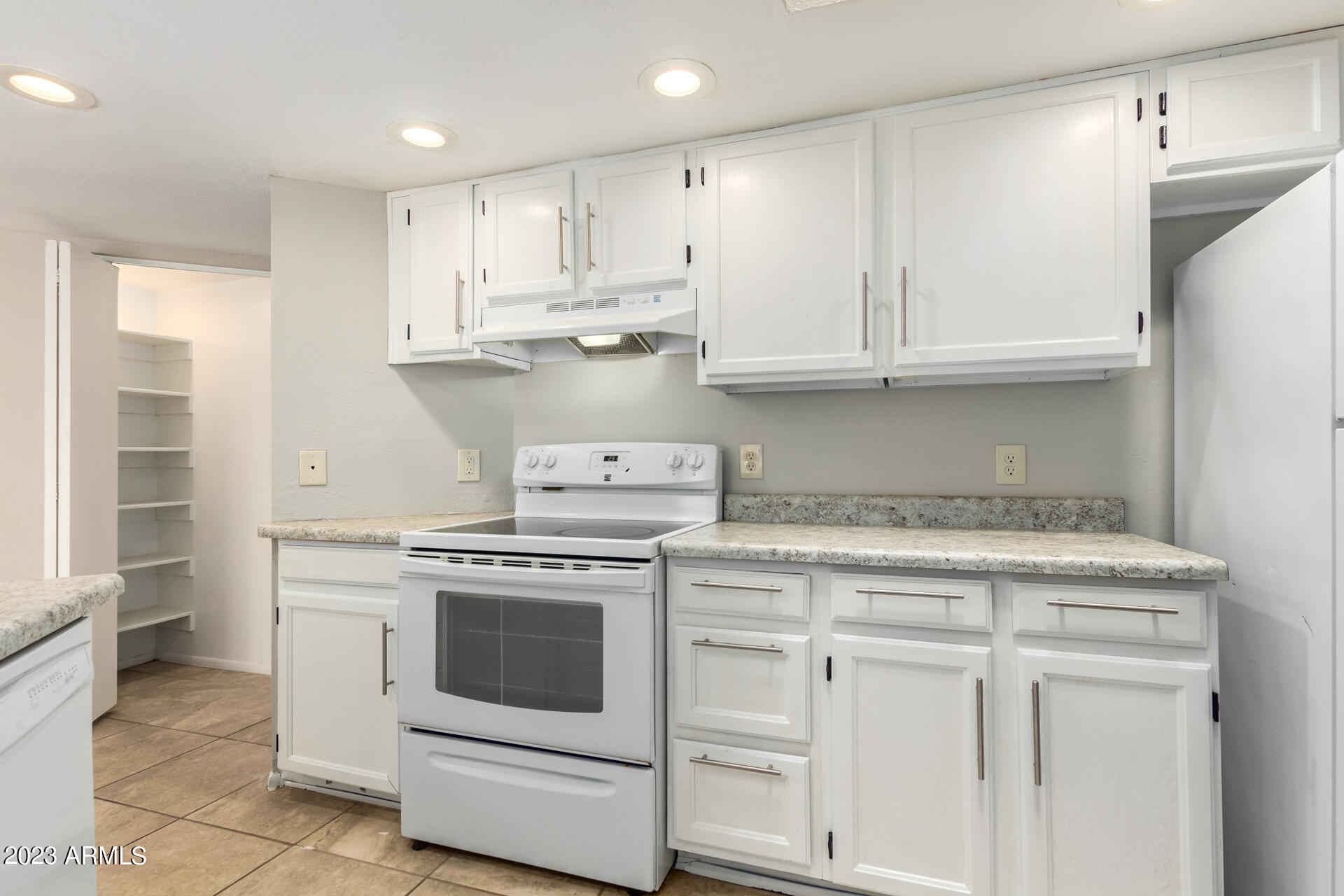 3228 W GLENDALE Avenue # 118