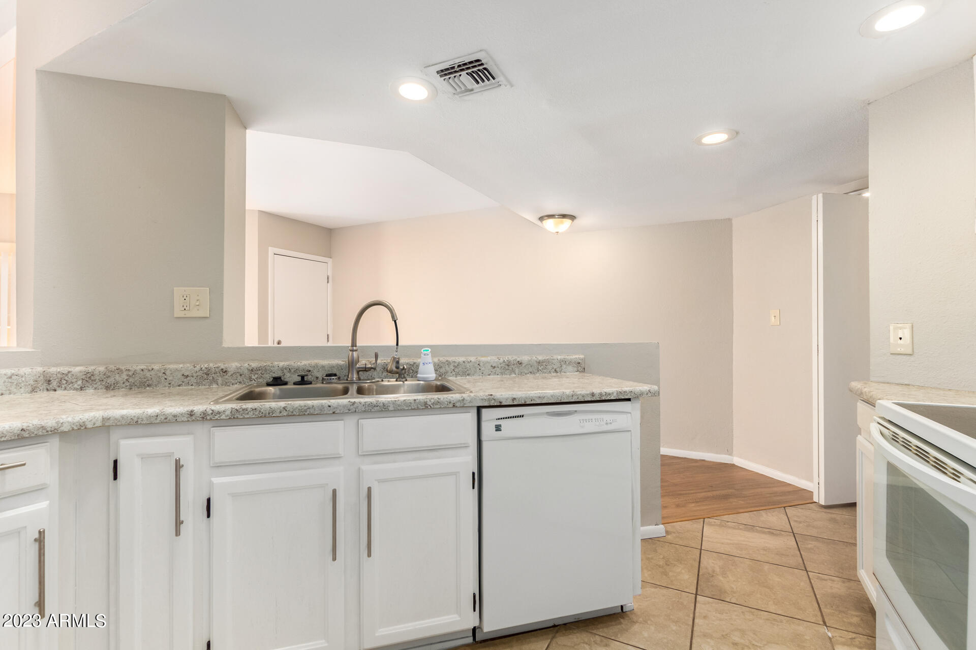 3228 W GLENDALE Avenue # 118