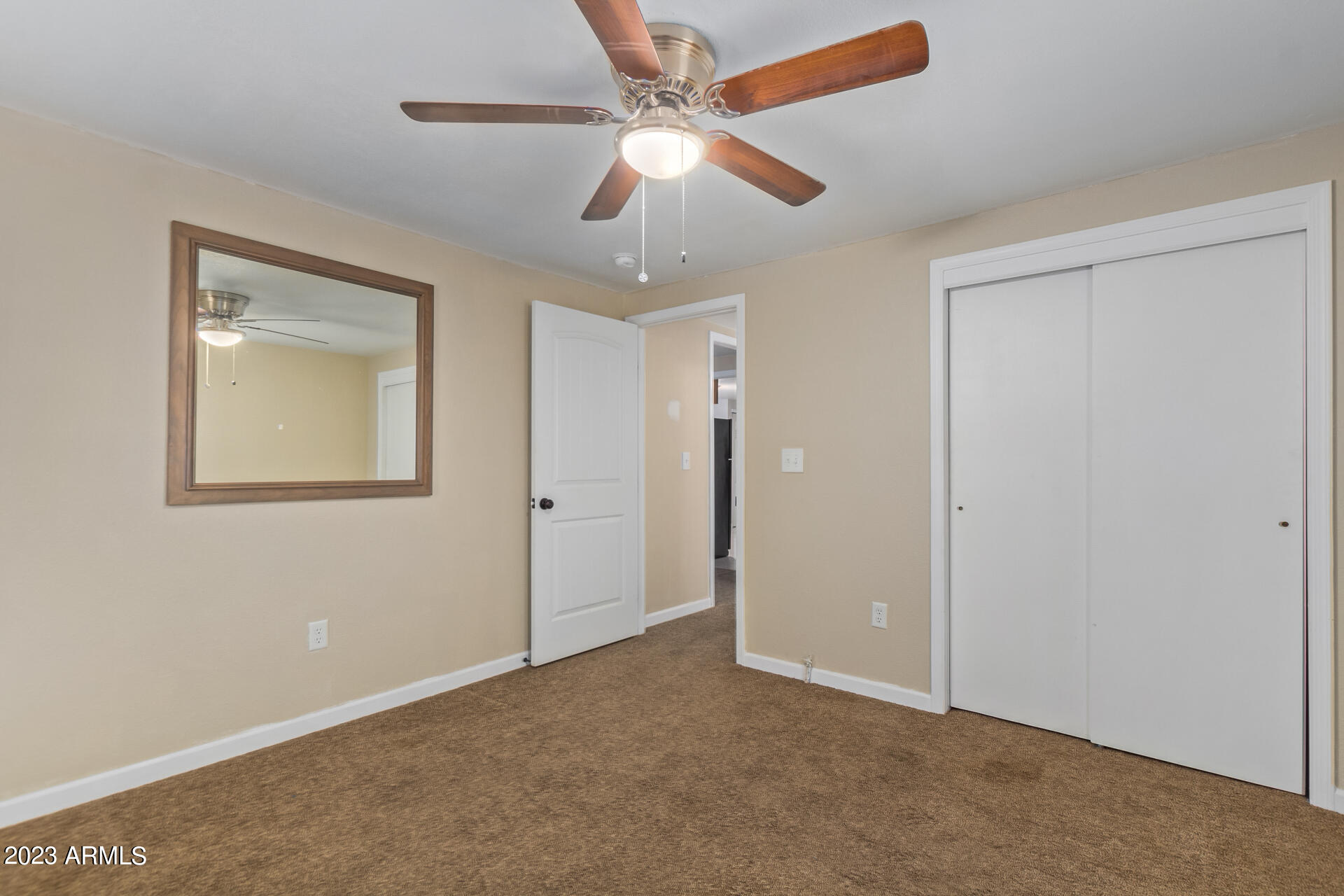 305 W LINDBERGH Avenue