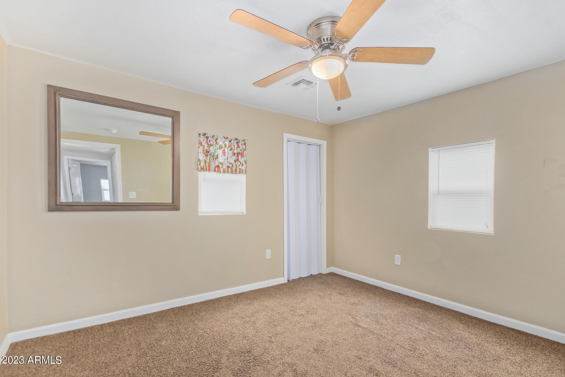 305 W LINDBERGH Avenue