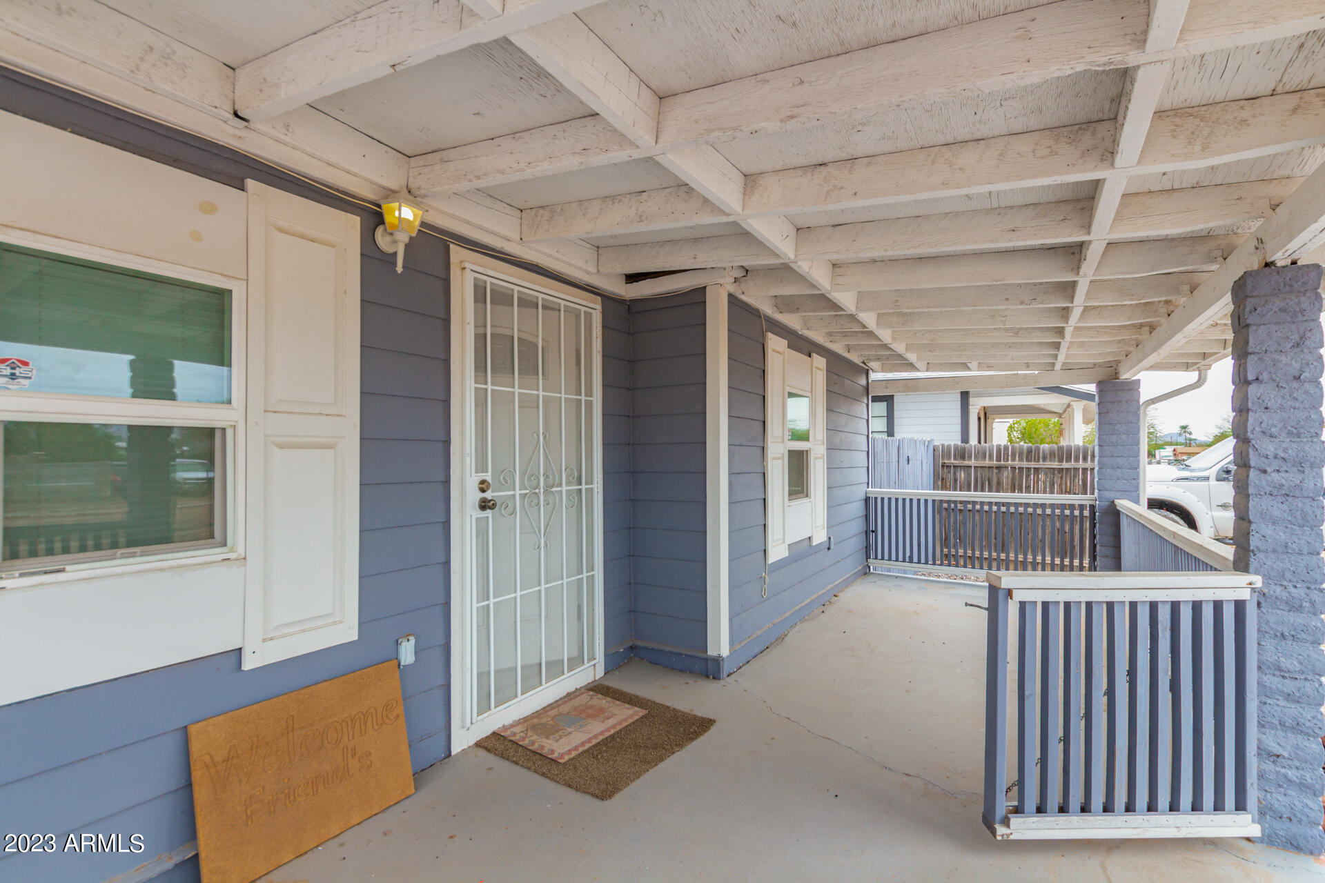 305 W LINDBERGH Avenue
