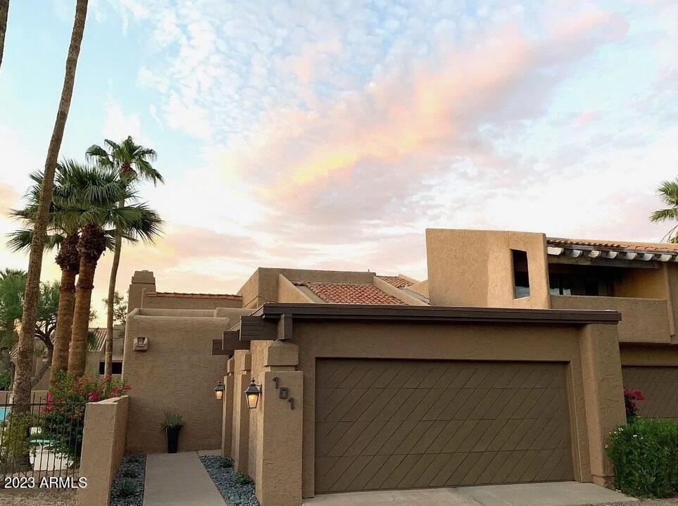 4446 E CAMELBACK Road # 101