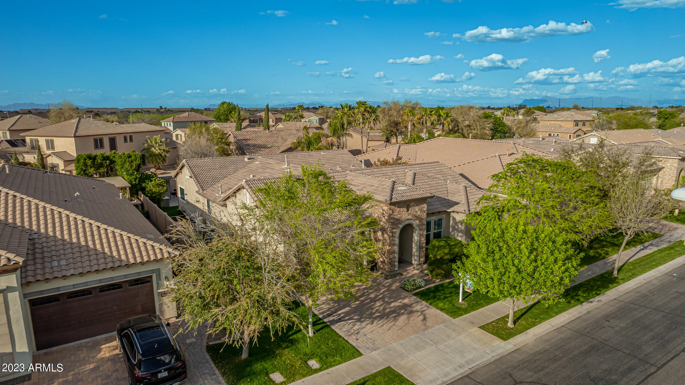 2660 E SUNRISE Place