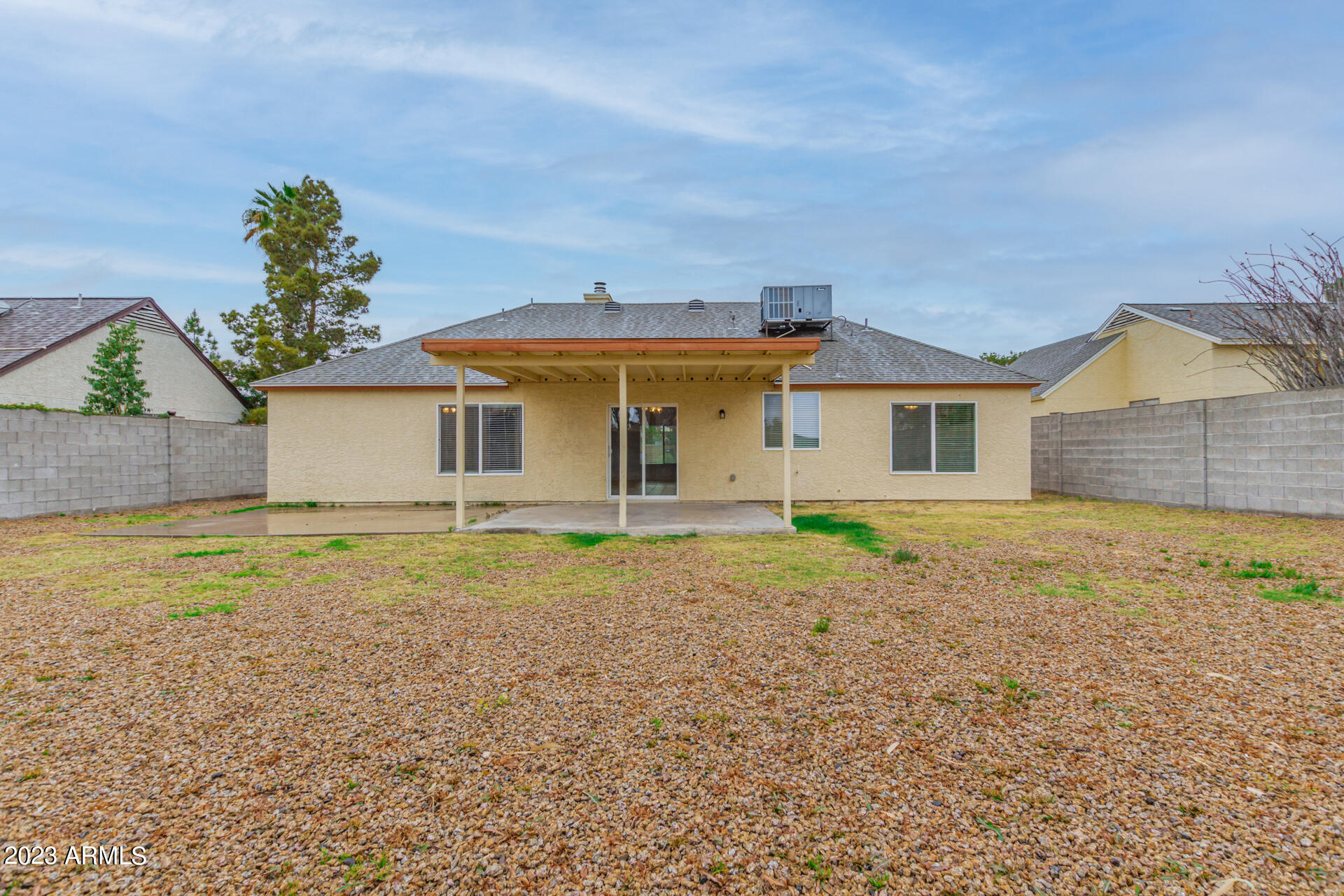 1025 E PIUTE Avenue
