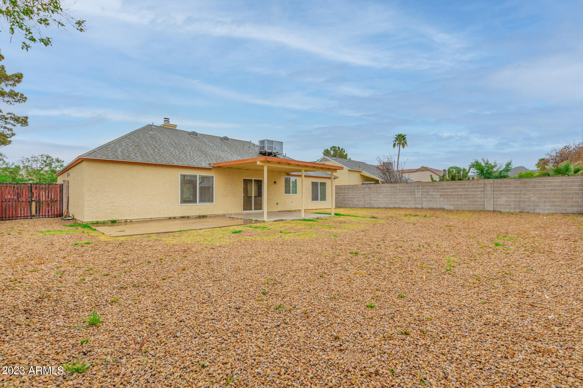 1025 E PIUTE Avenue