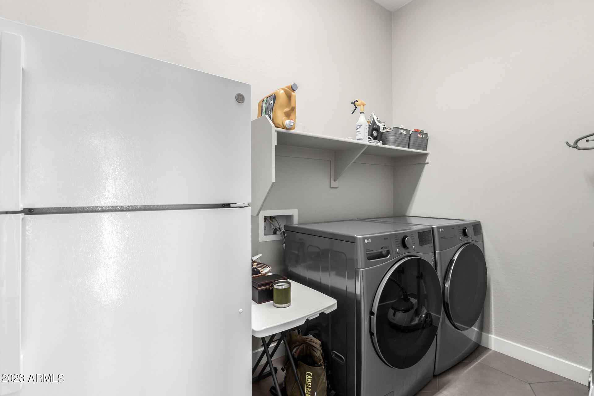 827 E HOPI Trail