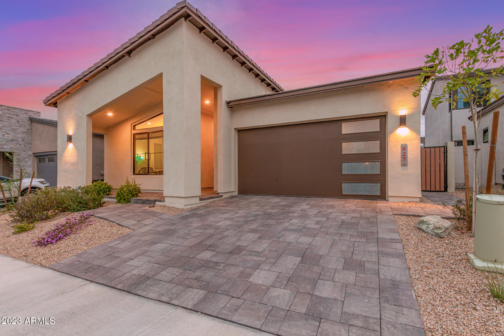827 E HOPI Trail