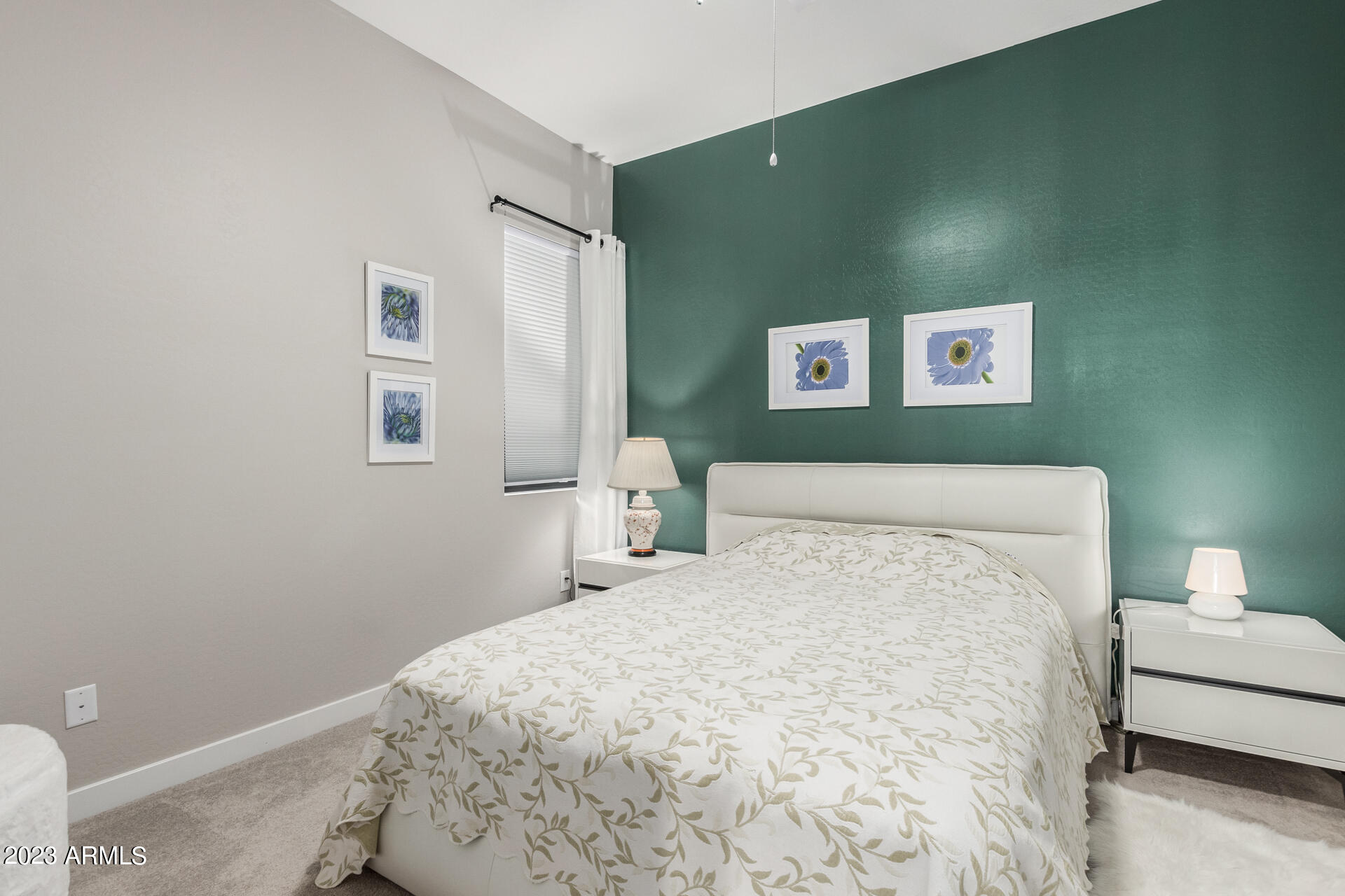 827 E HOPI Trail