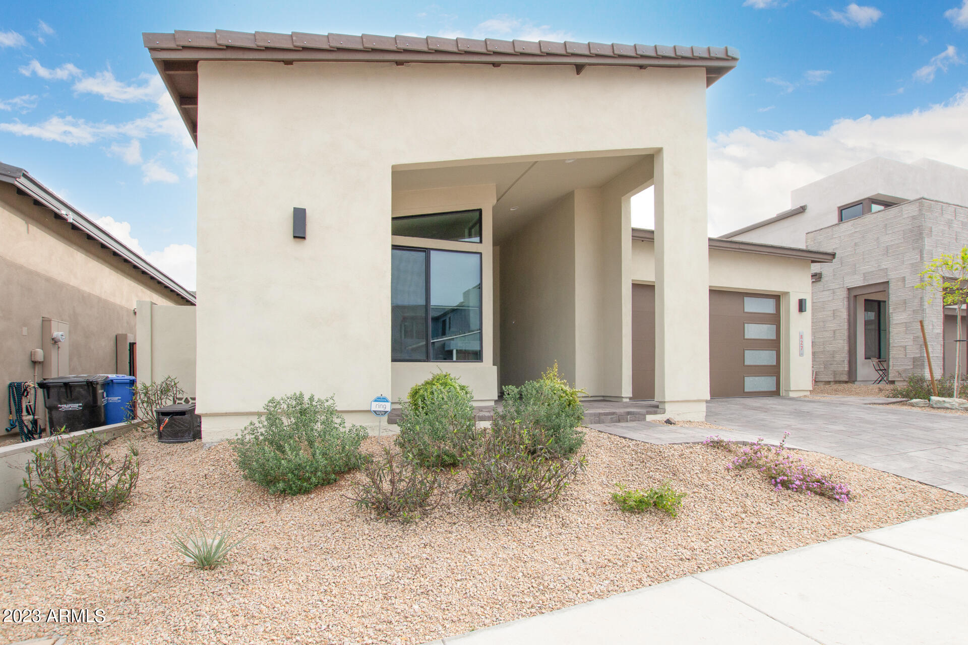 827 E HOPI Trail