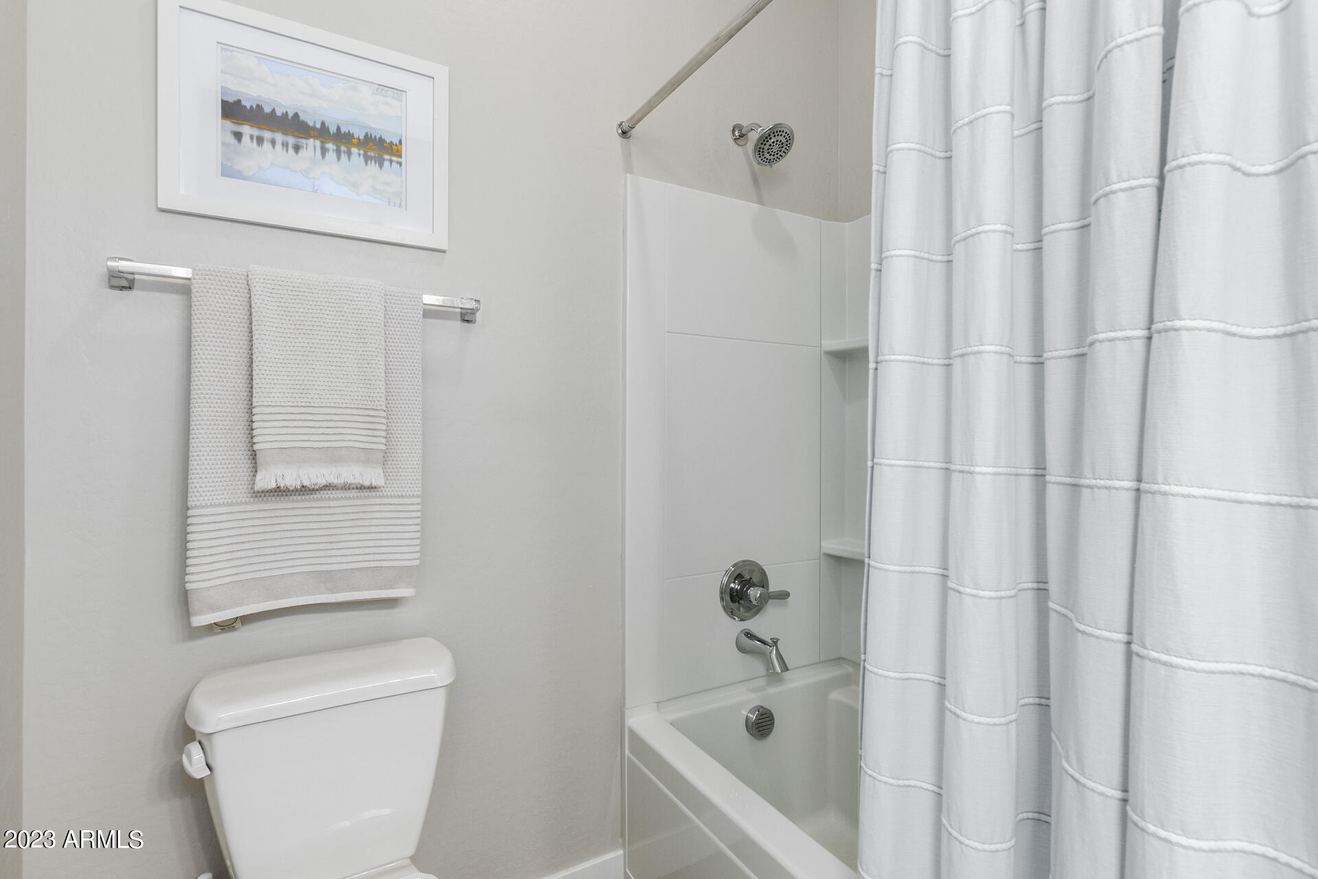 827 E HOPI Trail