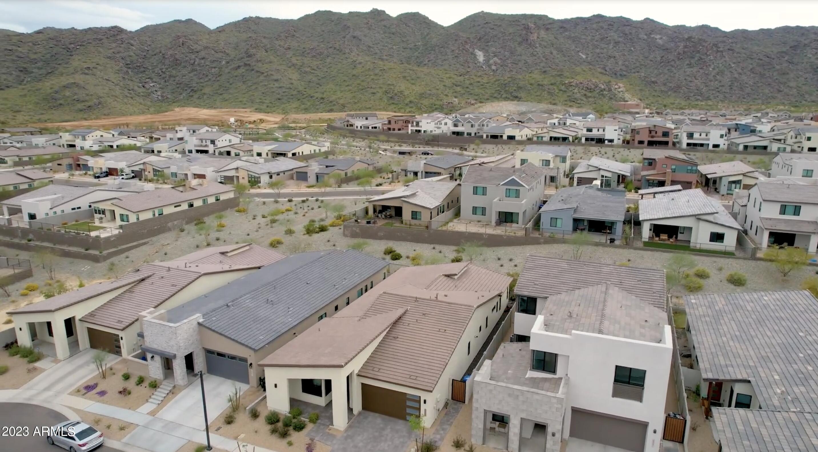 827 E HOPI Trail