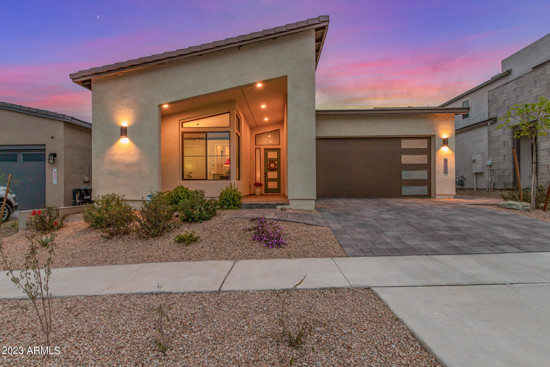 827 E HOPI Trail