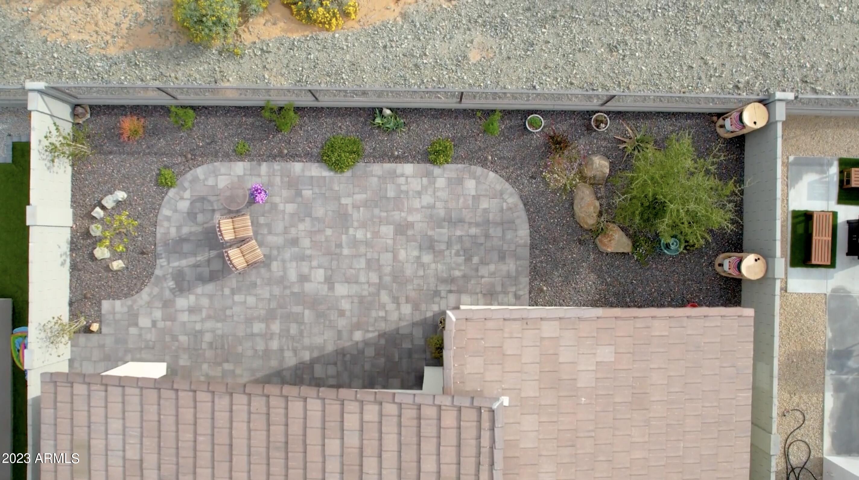827 E HOPI Trail