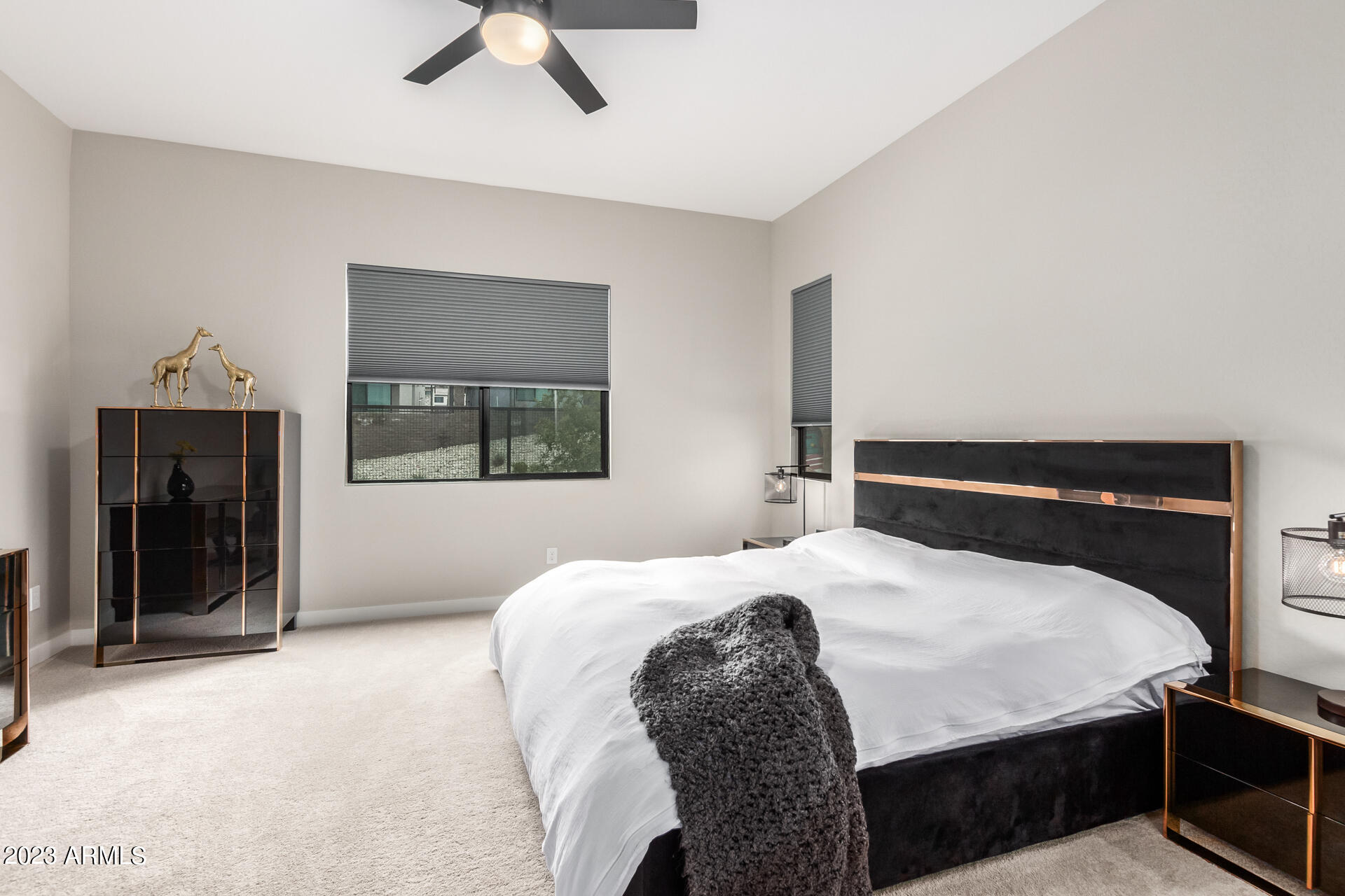 827 E HOPI Trail