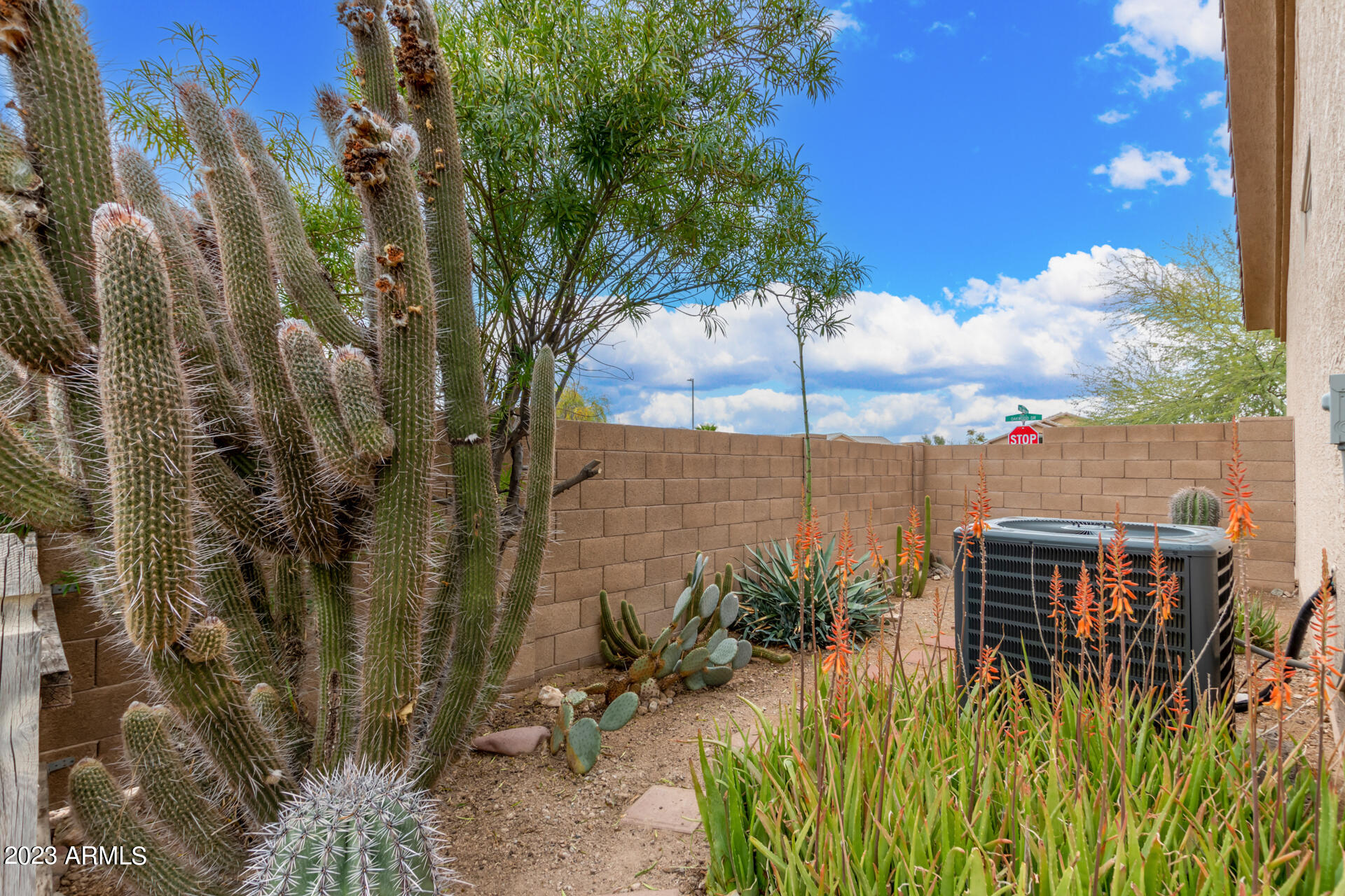 11274 S OAKWOOD Drive